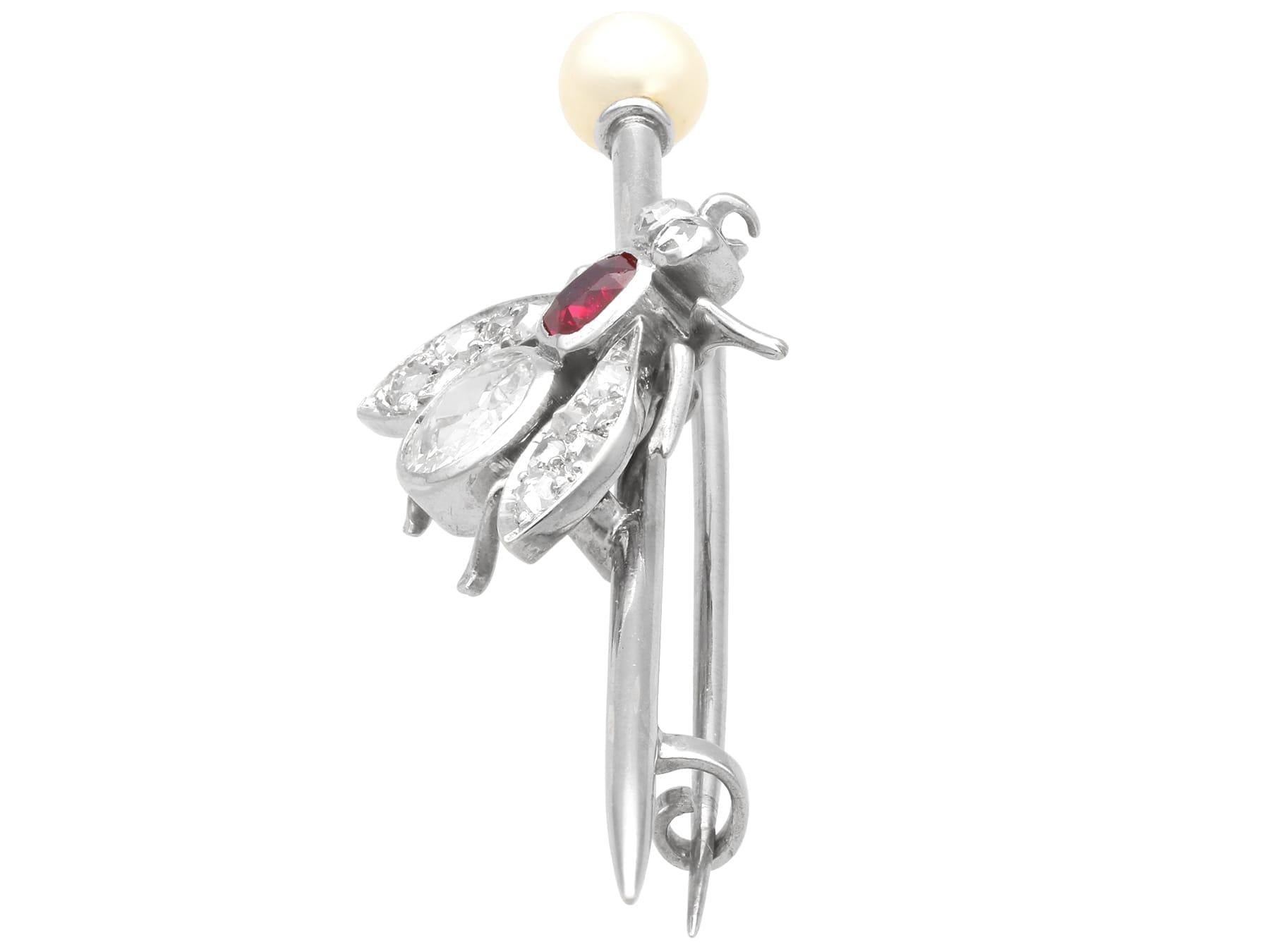 Antico rubino da 0,26 carati, diamante da 1,02 carati, perla d'argento con insetto incastonato, spilla a barretta in vendita 1