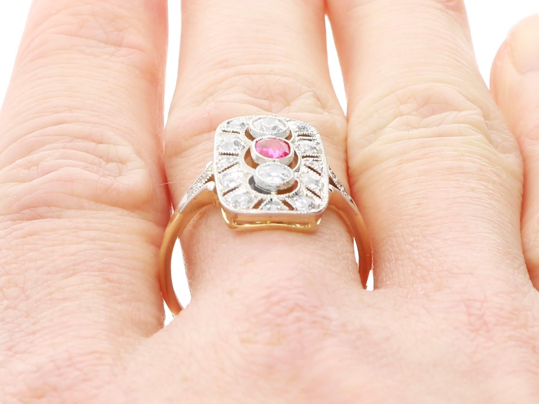 Bague ancienne en or jaune 14 carats avec rubis de 0,26 carat et diamants de 0,65 carat, c. 1925 en vente 6