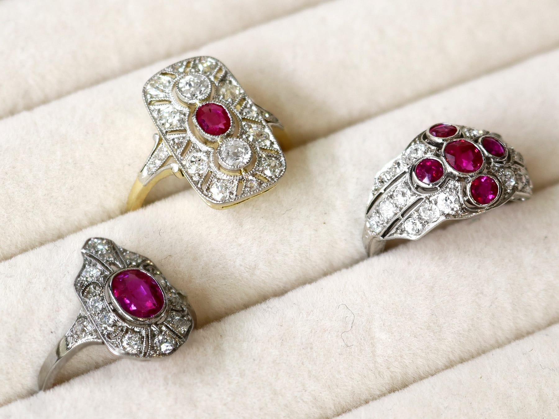 Bague ancienne en or jaune 14 carats avec rubis de 0,26 carat et diamants de 0,65 carat, c. 1925 Excellent état - En vente à Jesmond, Newcastle Upon Tyne