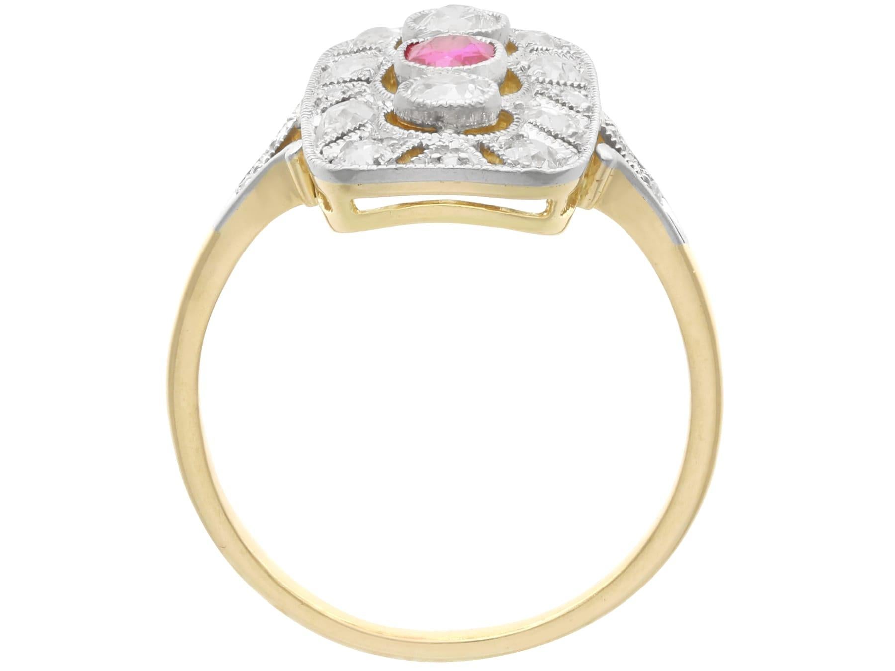 Bague ancienne en or jaune 14 carats avec rubis de 0,26 carat et diamants de 0,65 carat, c. 1925 en vente 2
