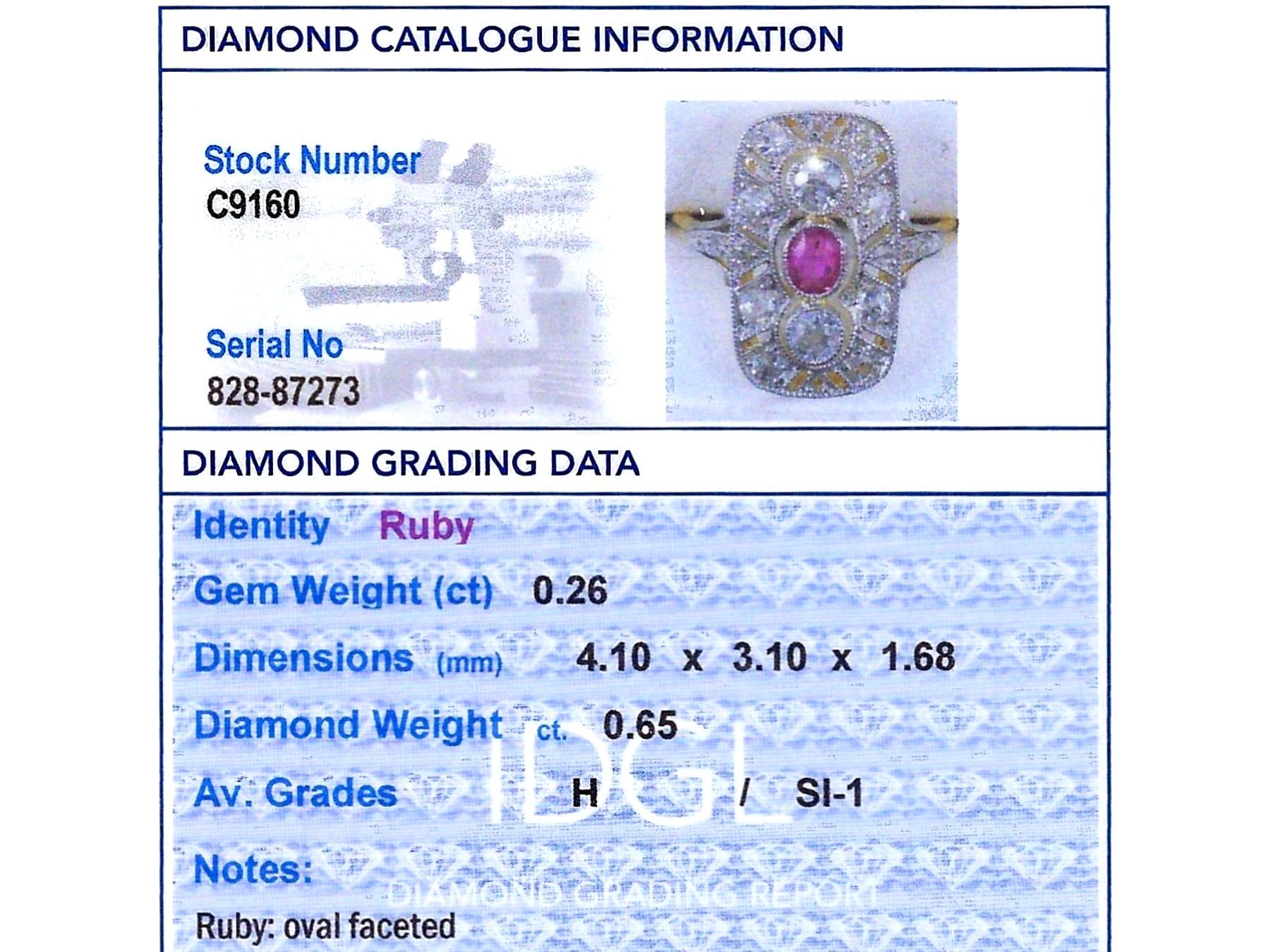 Bague ancienne en or jaune 14 carats avec rubis de 0,26 carat et diamants de 0,65 carat, c. 1925 en vente 3