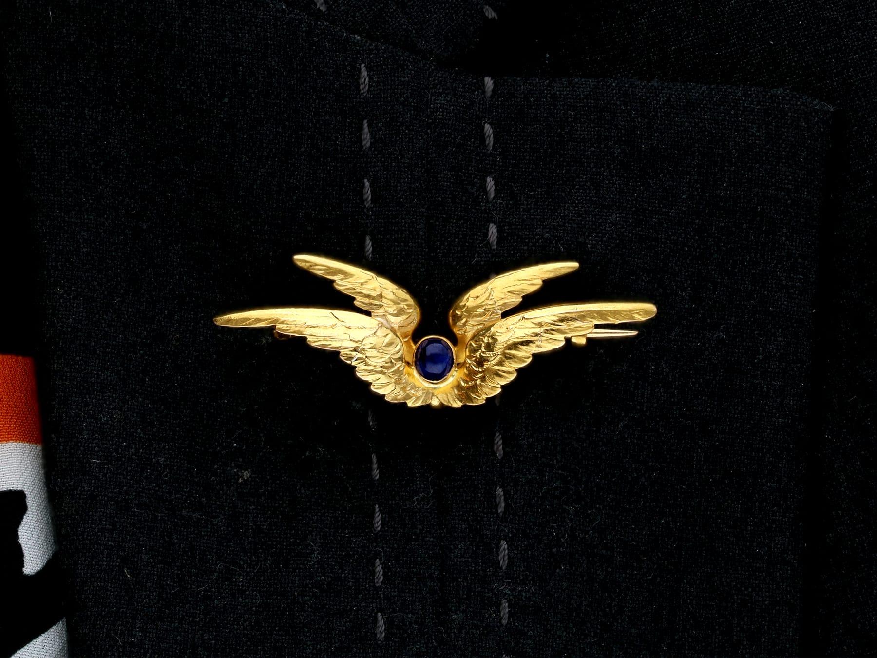 Antique 0.26 Carat Sapphire and 21k Yellow Gold Sweetheart Brooch, circa 1900 3