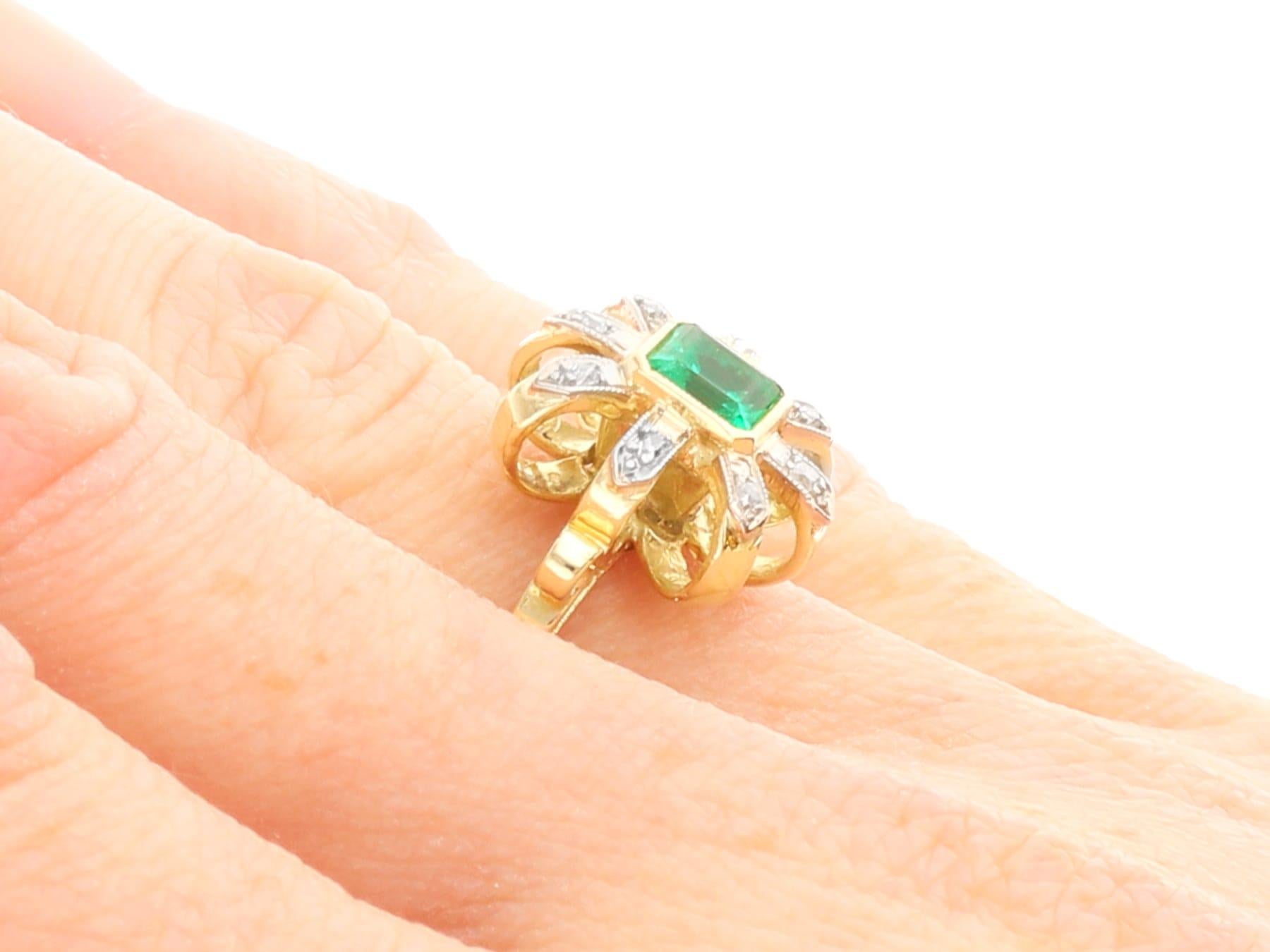 Antique 0.32 Carat Emerald and Diamond, 15k Yellow Gold Ring Circa 1925 For Sale 5