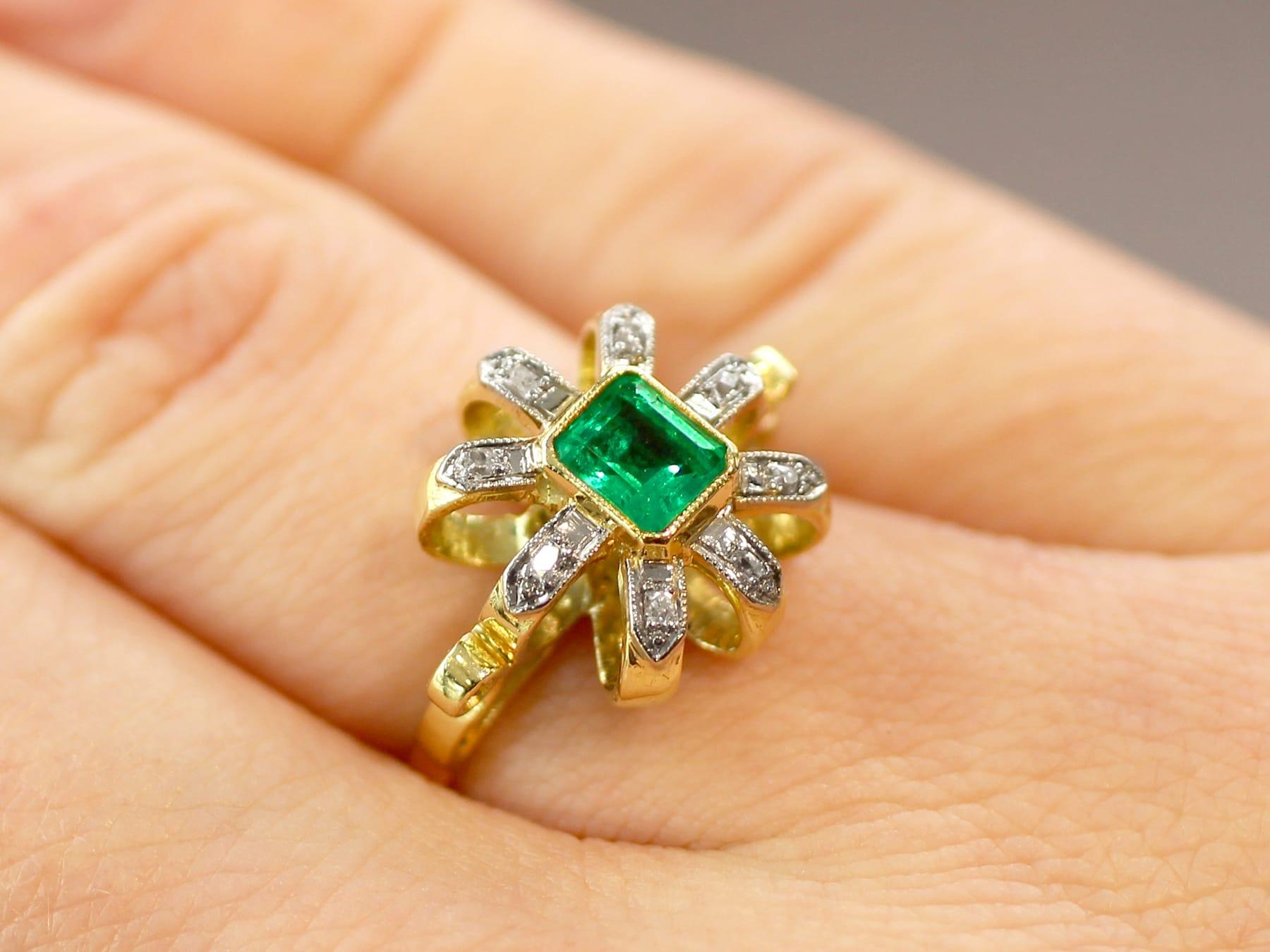 Antique 0.32 Carat Emerald and Diamond, 15k Yellow Gold Ring Circa 1925 In Excellent Condition For Sale In Jesmond, Newcastle Upon Tyne
