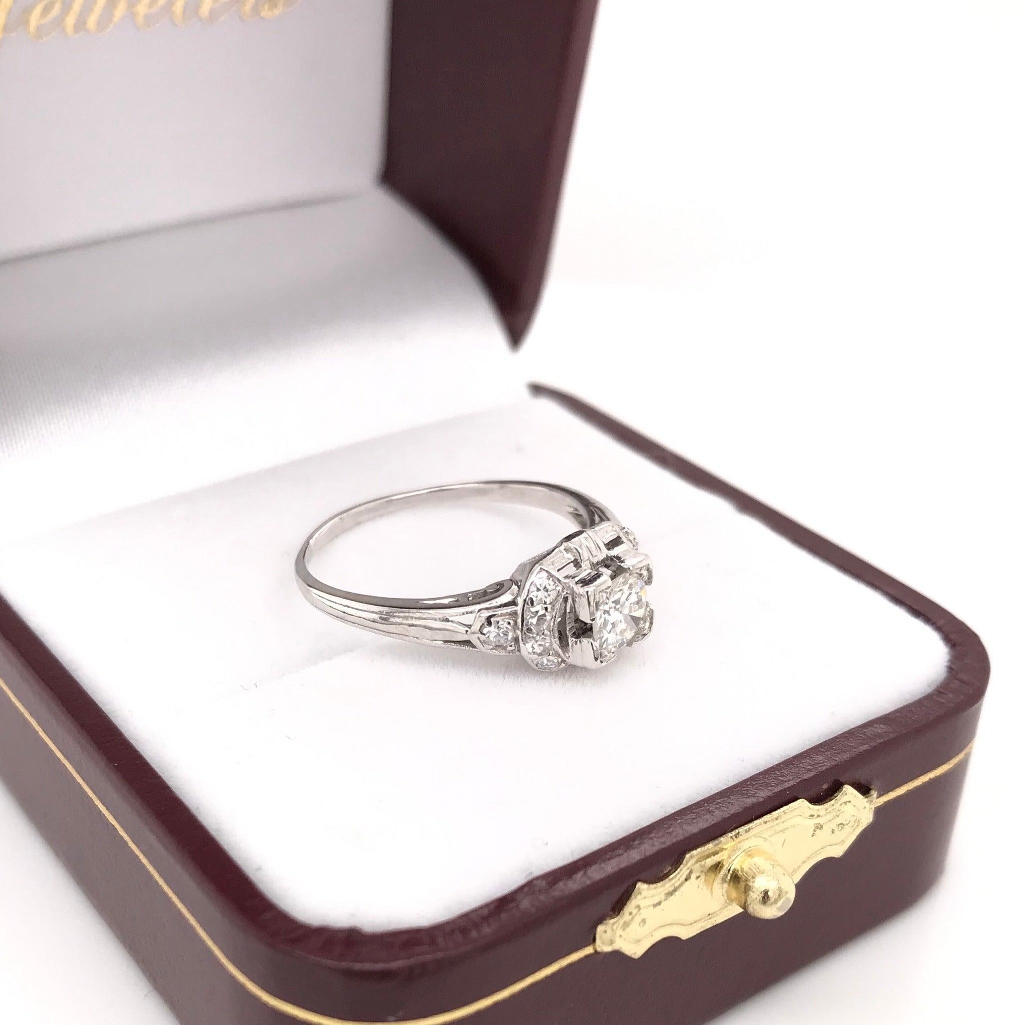 Antique 0.35 Carat Platinum Diamond Ring For Sale 1