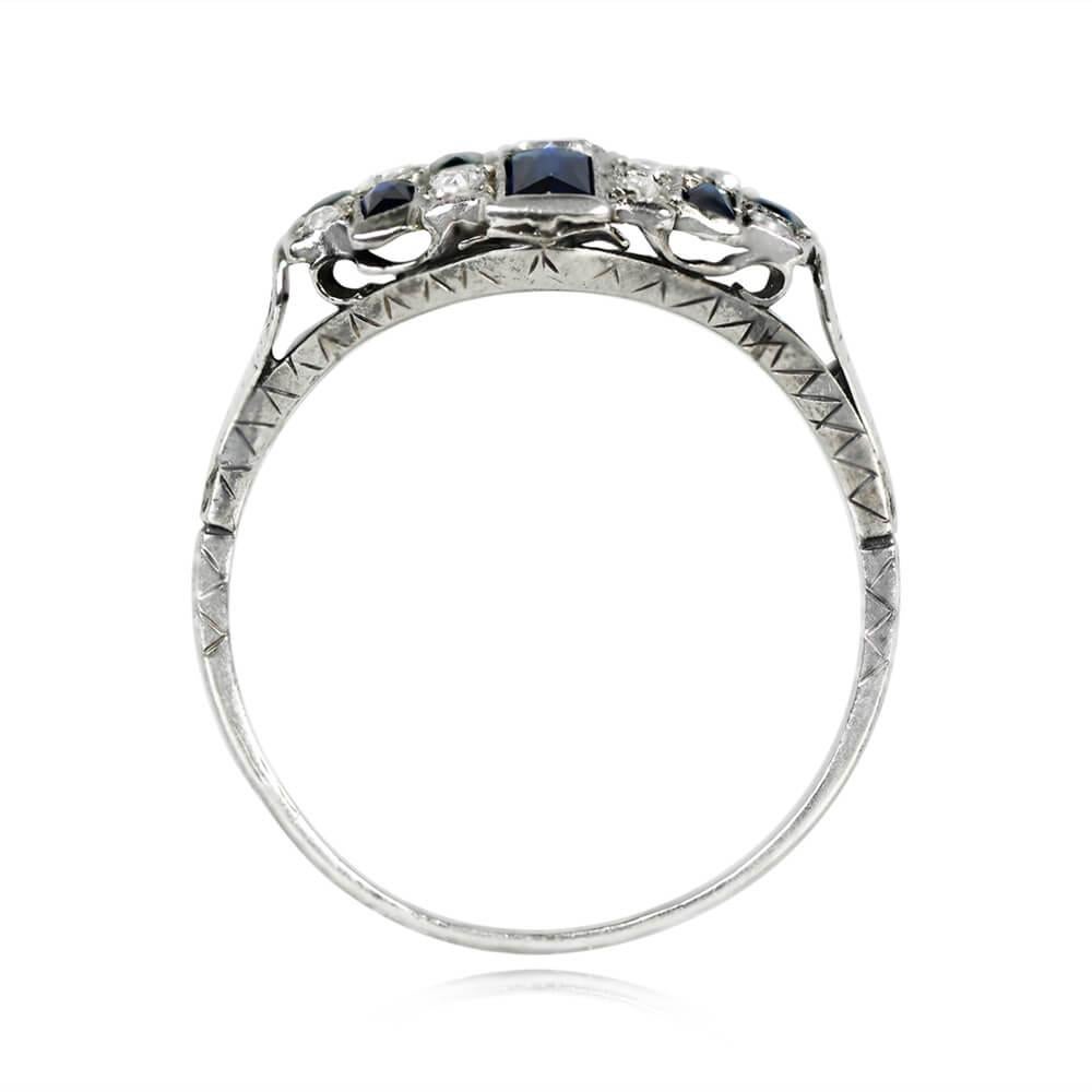 Antique 0.35ct Old Mine Cut Diamond Engagement Ring, Platinum & 18k Gold In Excellent Condition For Sale In New York, NY