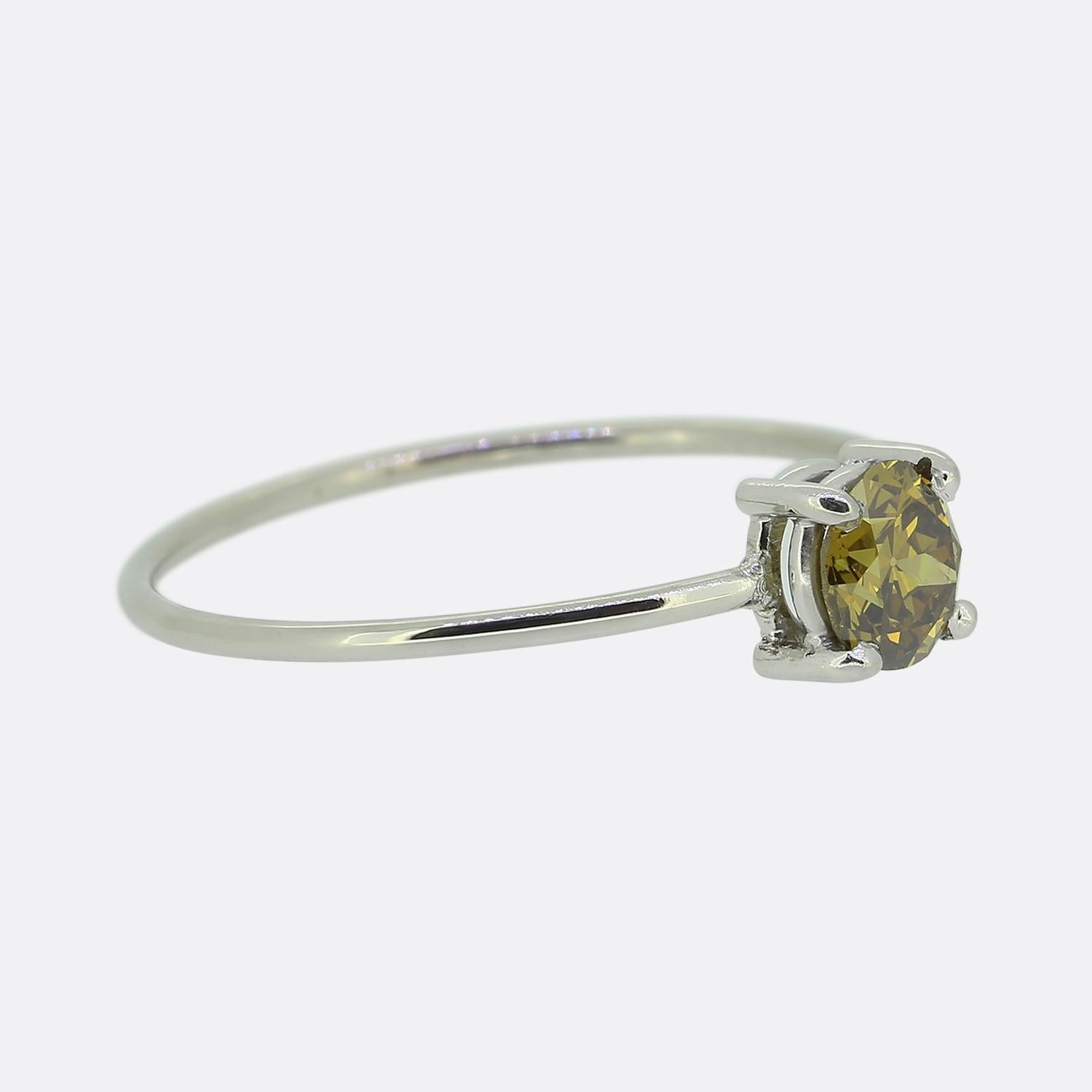 Taille vieille Europe Bague ancienne en diamant jaune fantaisie de 0,36 carat en vente