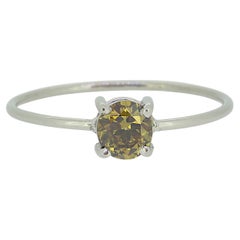 Bague ancienne en diamant jaune fantaisie de 0,36 carat
