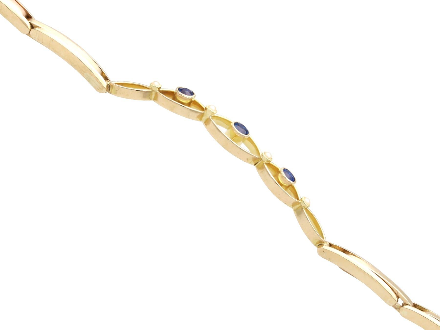 Bracelet ancien en or jaune 9 carats avec saphirs et perles de 0,36 carat, c. 1930 Excellent état - En vente à Jesmond, Newcastle Upon Tyne