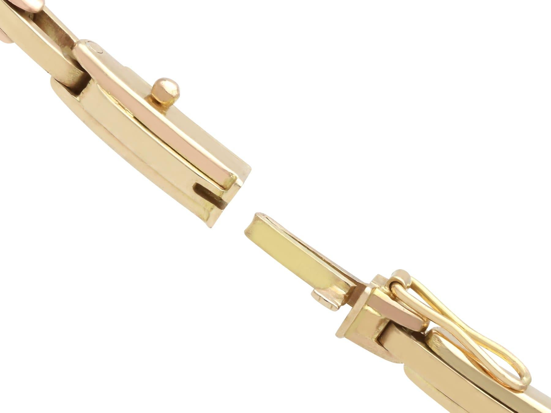 Bracelet ancien en or jaune 9 carats avec saphirs et perles de 0,36 carat, c. 1930 en vente 2