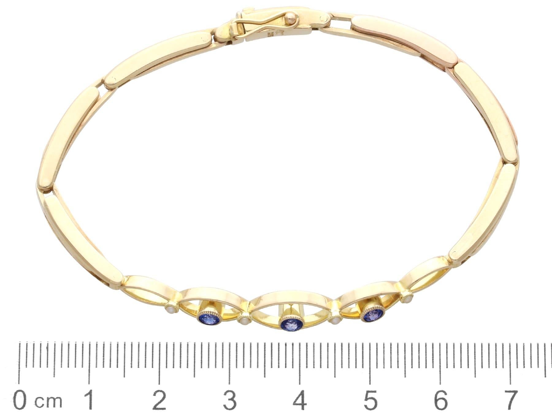 Bracelet ancien en or jaune 9 carats avec saphirs et perles de 0,36 carat, c. 1930 en vente 4