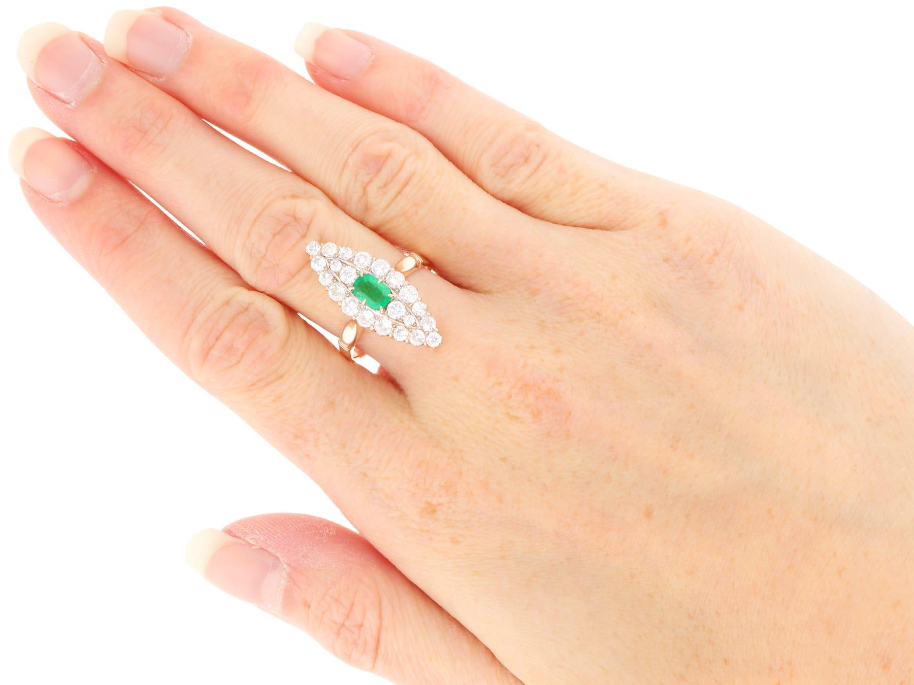 Bague ancienne en or jaune 9 carats avec émeraude de 0,39 carat et diamants de 2,04 carats, c. 1920 en vente 5