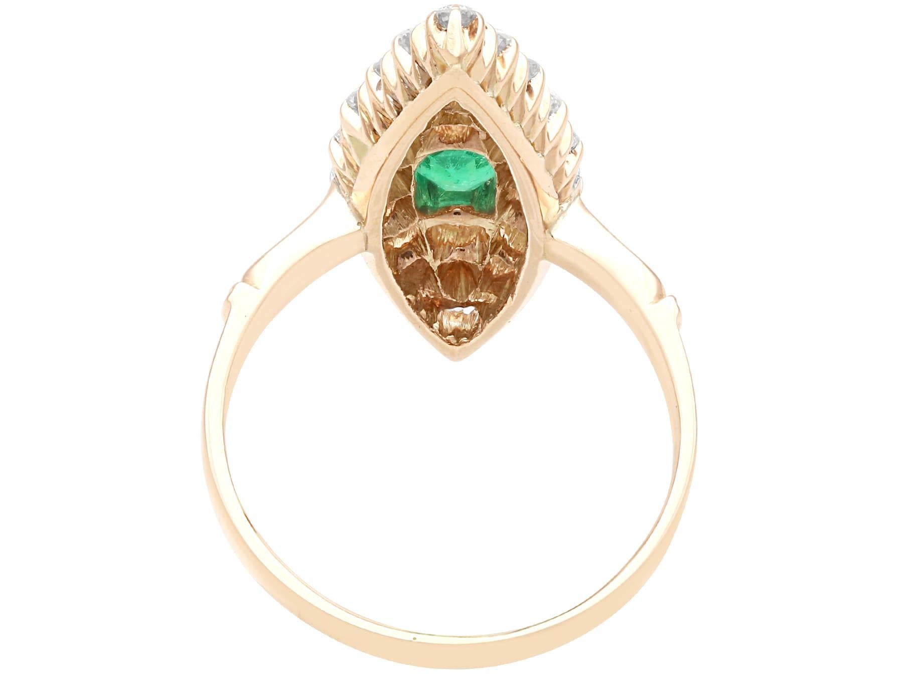 Bague ancienne en or jaune 9 carats avec émeraude de 0,39 carat et diamants de 2,04 carats, c. 1920 en vente 2