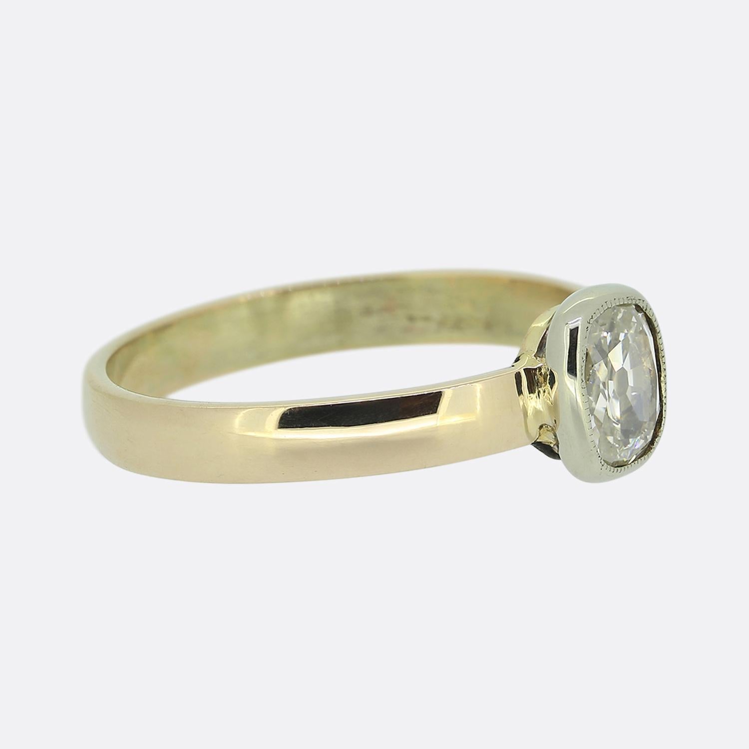 Taille coussin antique Bague solitaire ancienne avec diamant rectangulaire taille coussin de 0,40 carat
