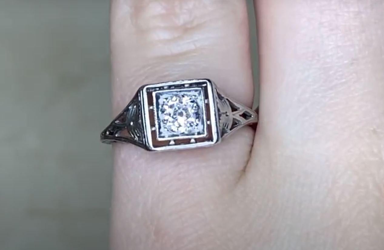 Antique 0.40ct Old European Cut Diamond Engagement Ring, I Color, Platinum In Excellent Condition For Sale In New York, NY
