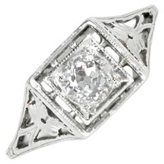 Bague de fiançailles ancienne en platine avec diamant taille européenne ancienne de 0.40 carat, couleur I