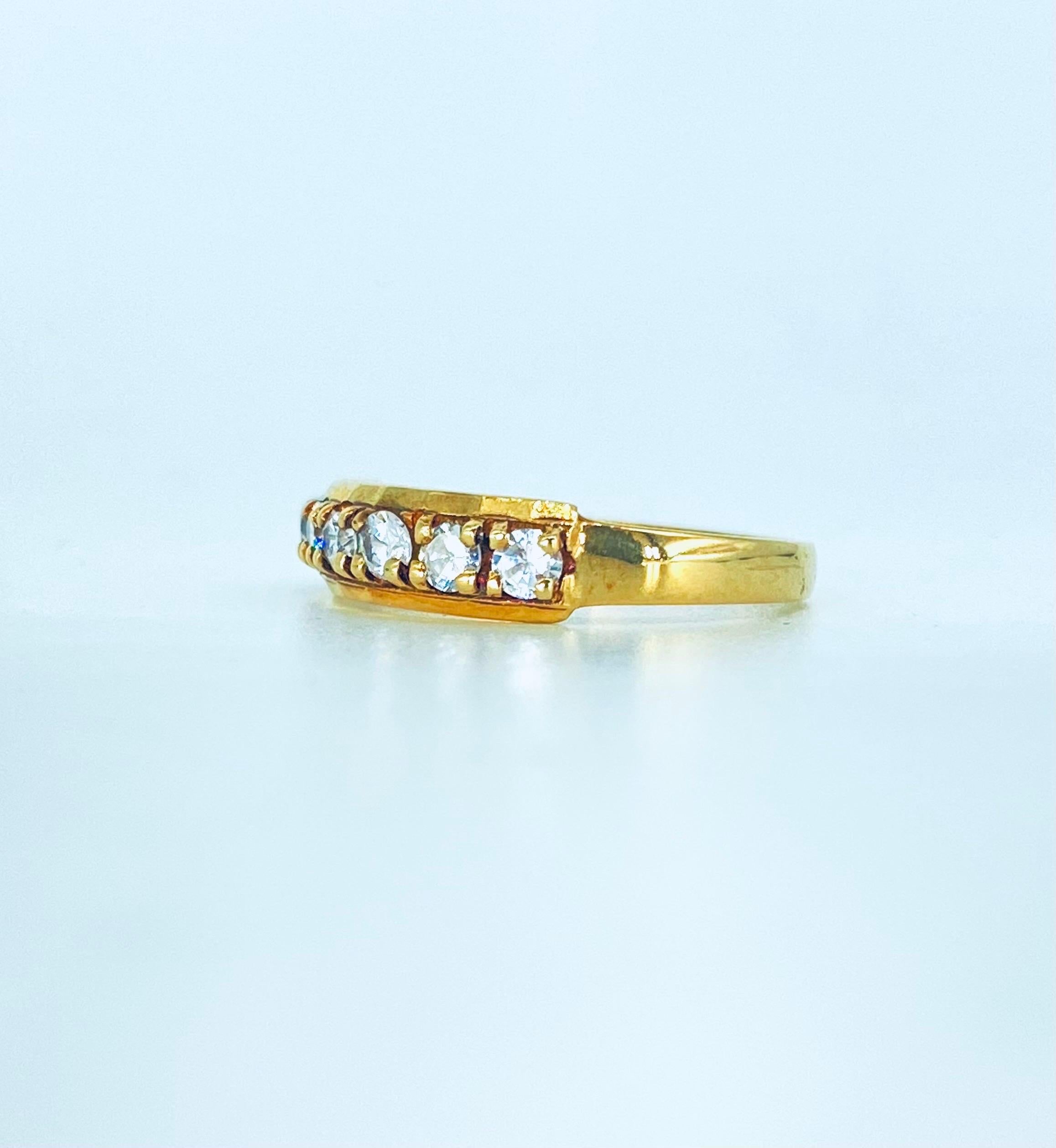 Anillo de media eternidad antiguo de diamantes de 0,42 quilates y 7 piedras, oro de 14k en Excelente estado para la venta en Miami, FL