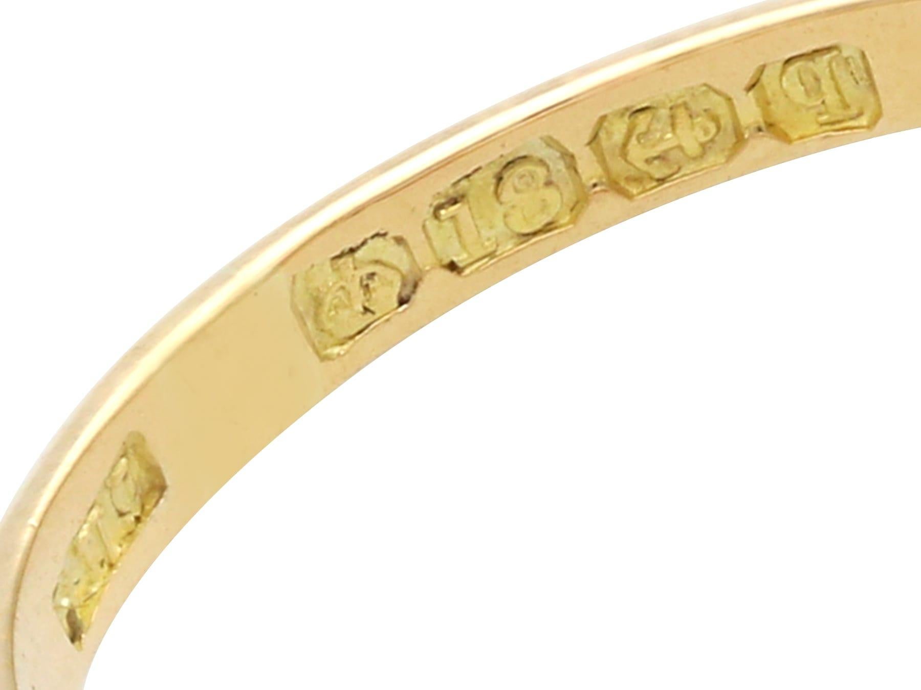 1910er Jahre 0,45 Karat Rubin 0,60 Karat Diamant 18k Gelbgold Fünfstein-Ring für Damen oder Herren im Angebot