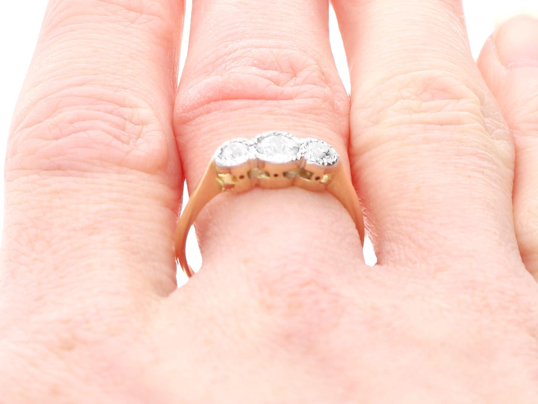 Antique 0.46Ct Diamond and 18k Yellow Gold Trilogy Ring Circa 1930 For Sale 4