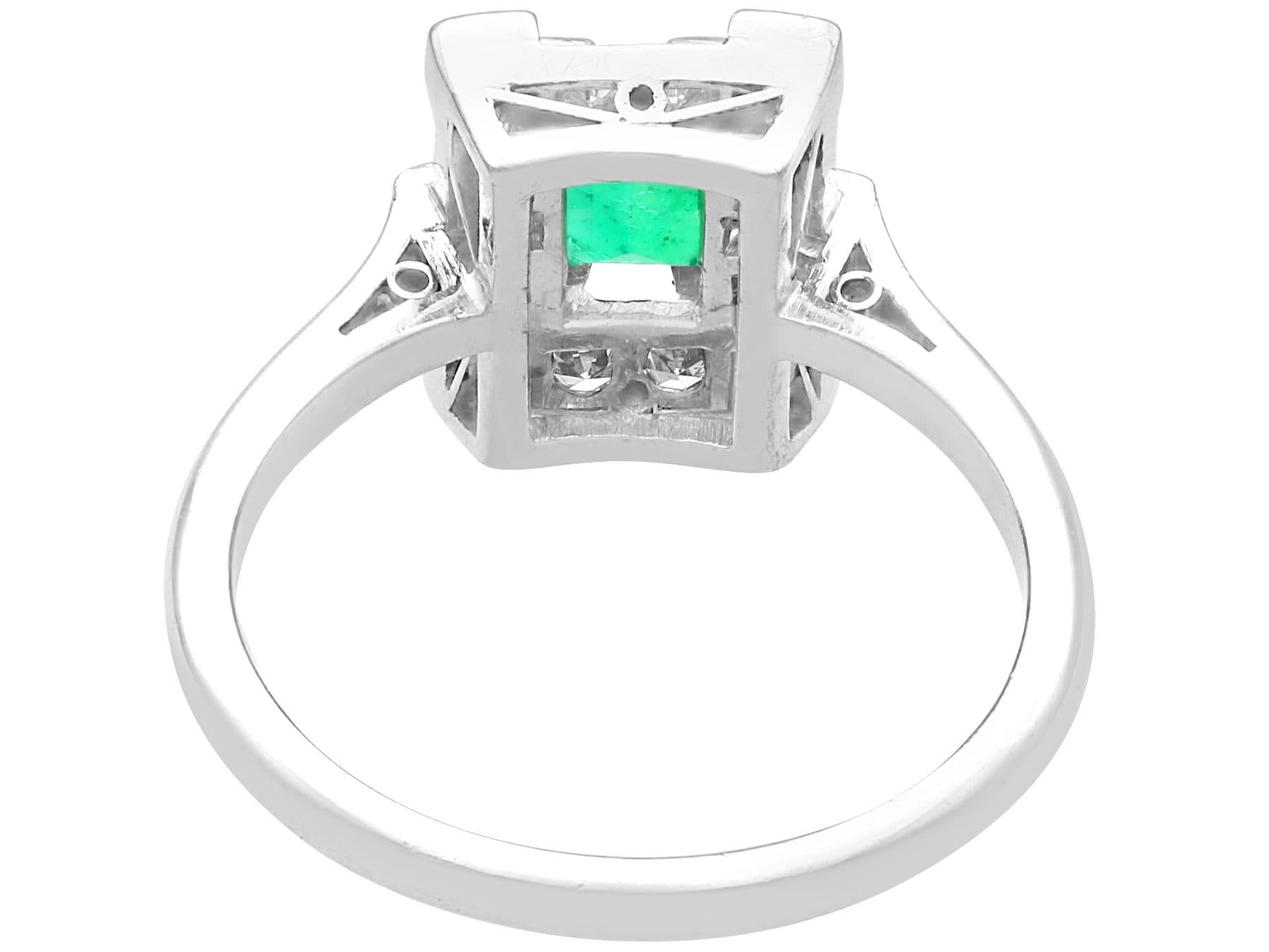 Antique 0.50 Carat Emerald and 0.33 Carat Diamond 18k White Gold Dress Ring In Excellent Condition For Sale In Jesmond, Newcastle Upon Tyne