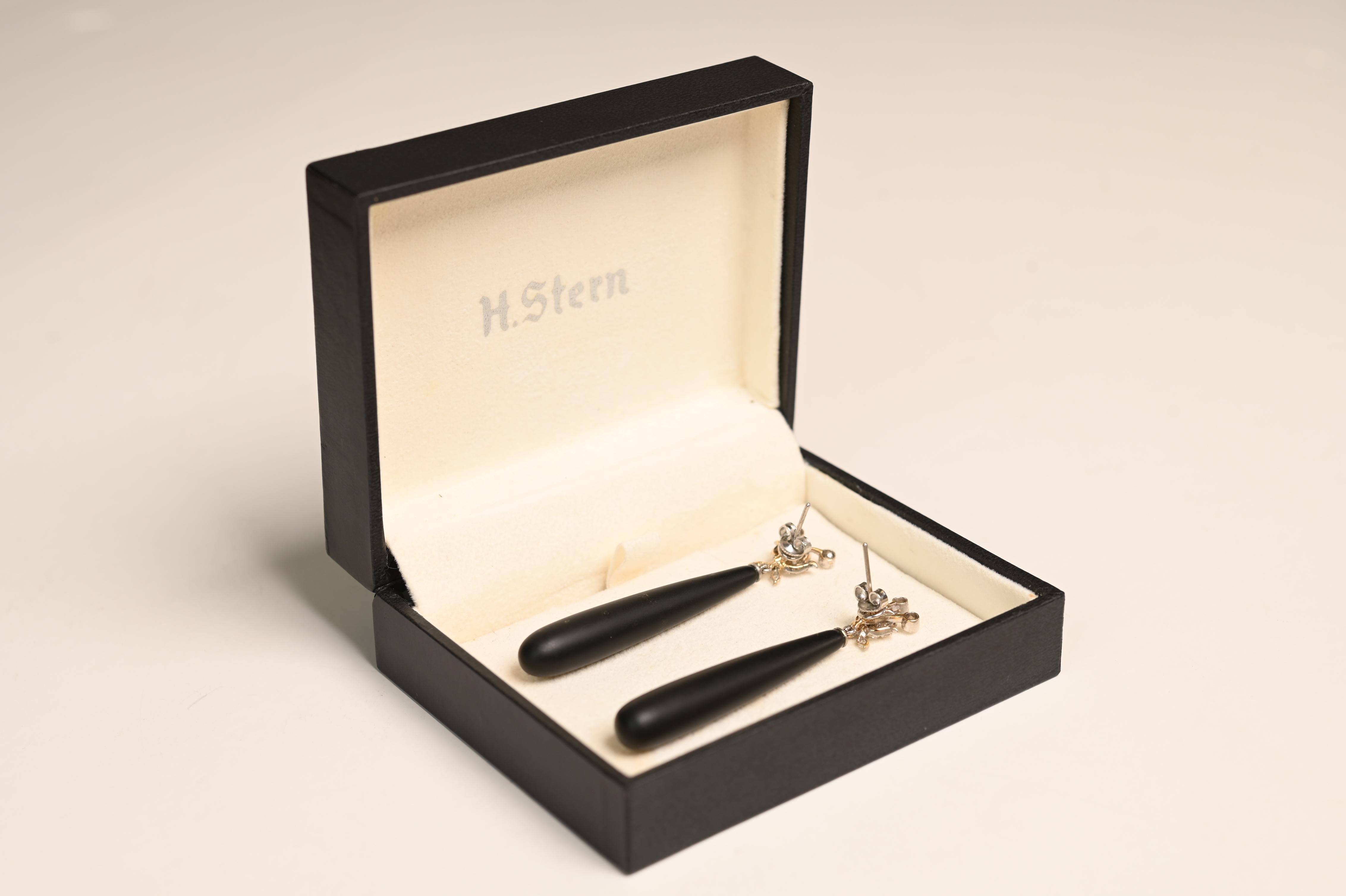 Taille vieille Europe Boucles d'oreilles anciennes en platine avec diamants (environ 0,5 carat) et onyx, c. 1910 en vente