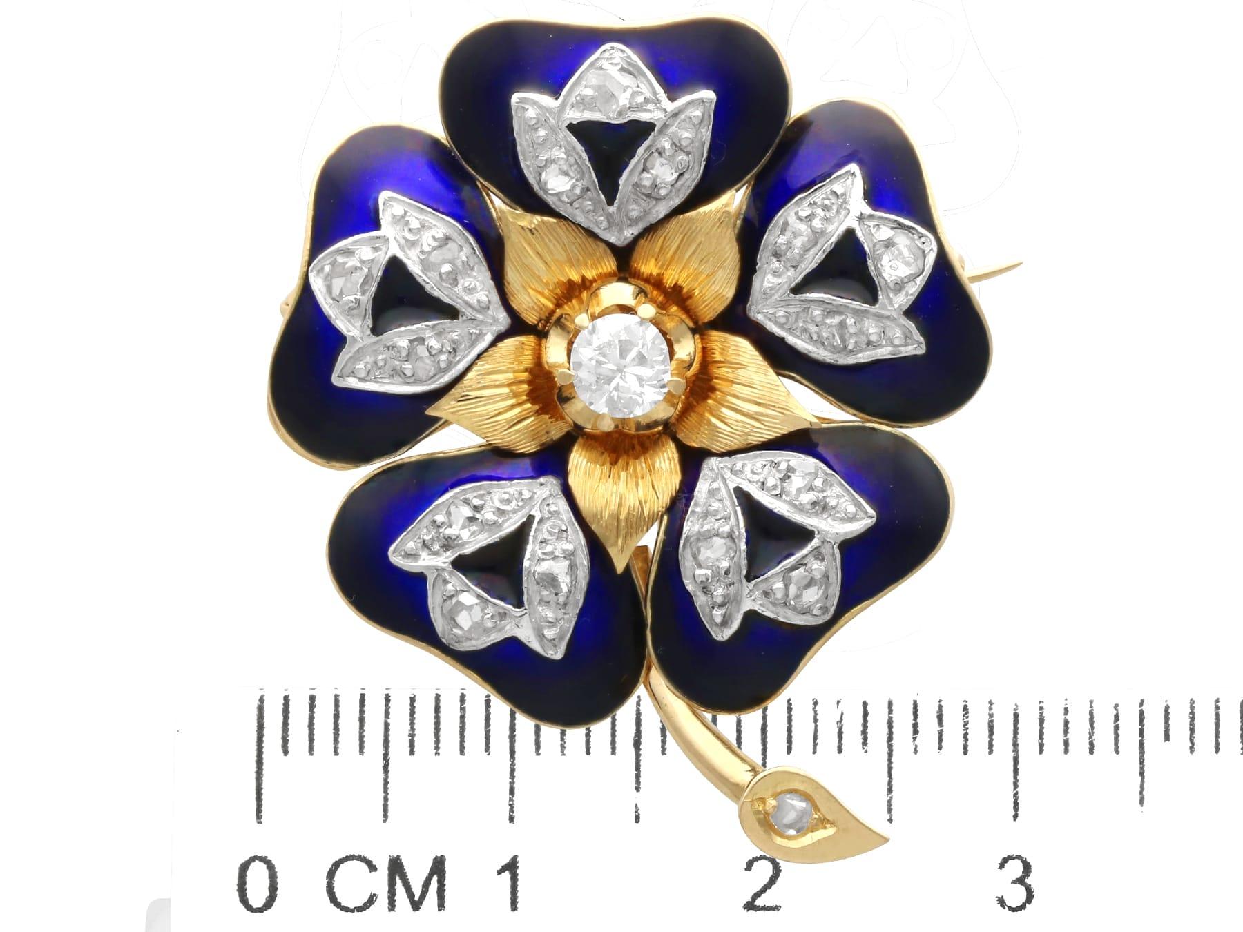 Antique 0.52 Carat Diamond and Enamel 18k Yellow Gold Flower Brooch For Sale 2