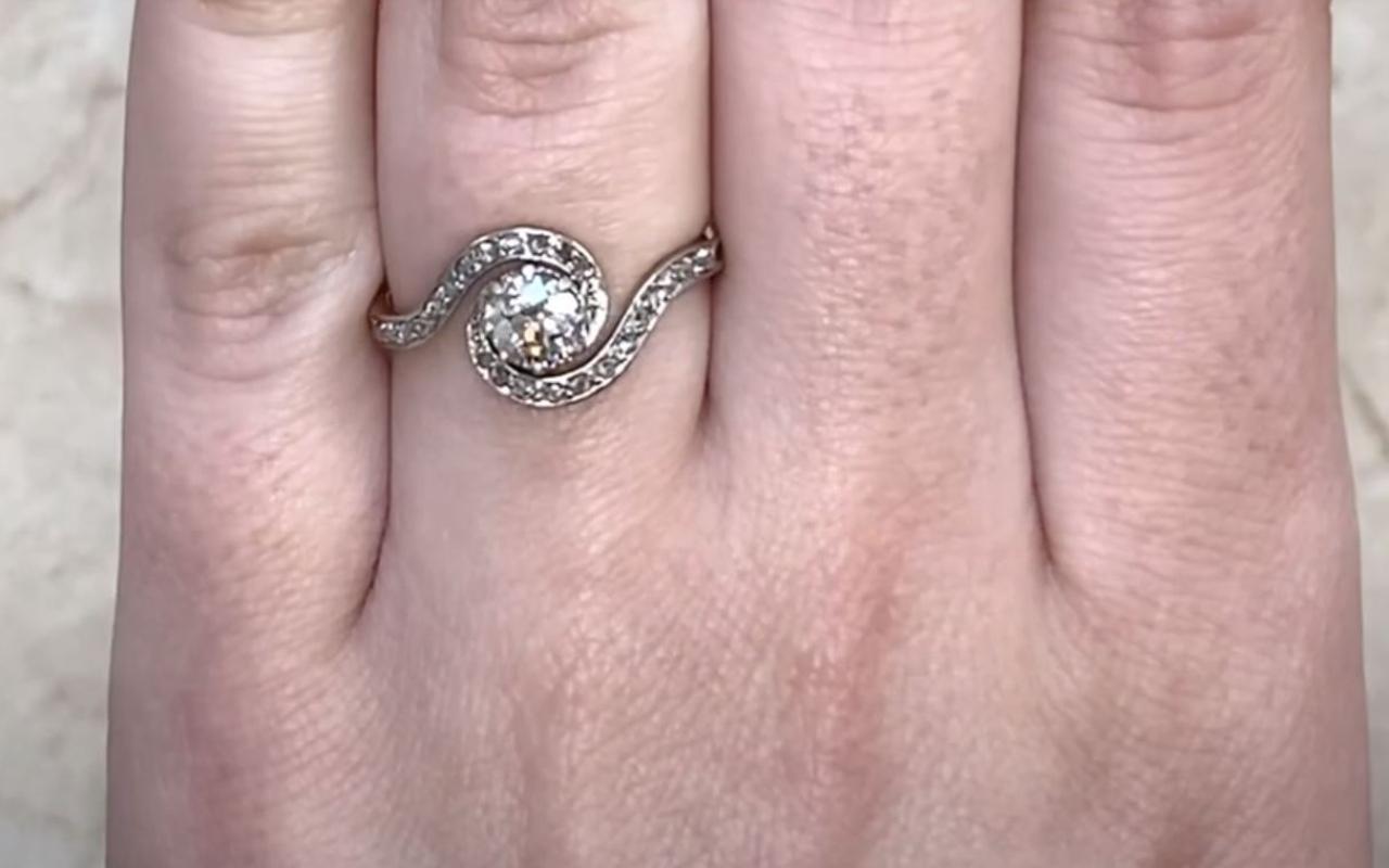Antique 0.55ct Old European Cut Diamond Engagement Ring, 18k Yellow Gold In Excellent Condition For Sale In New York, NY