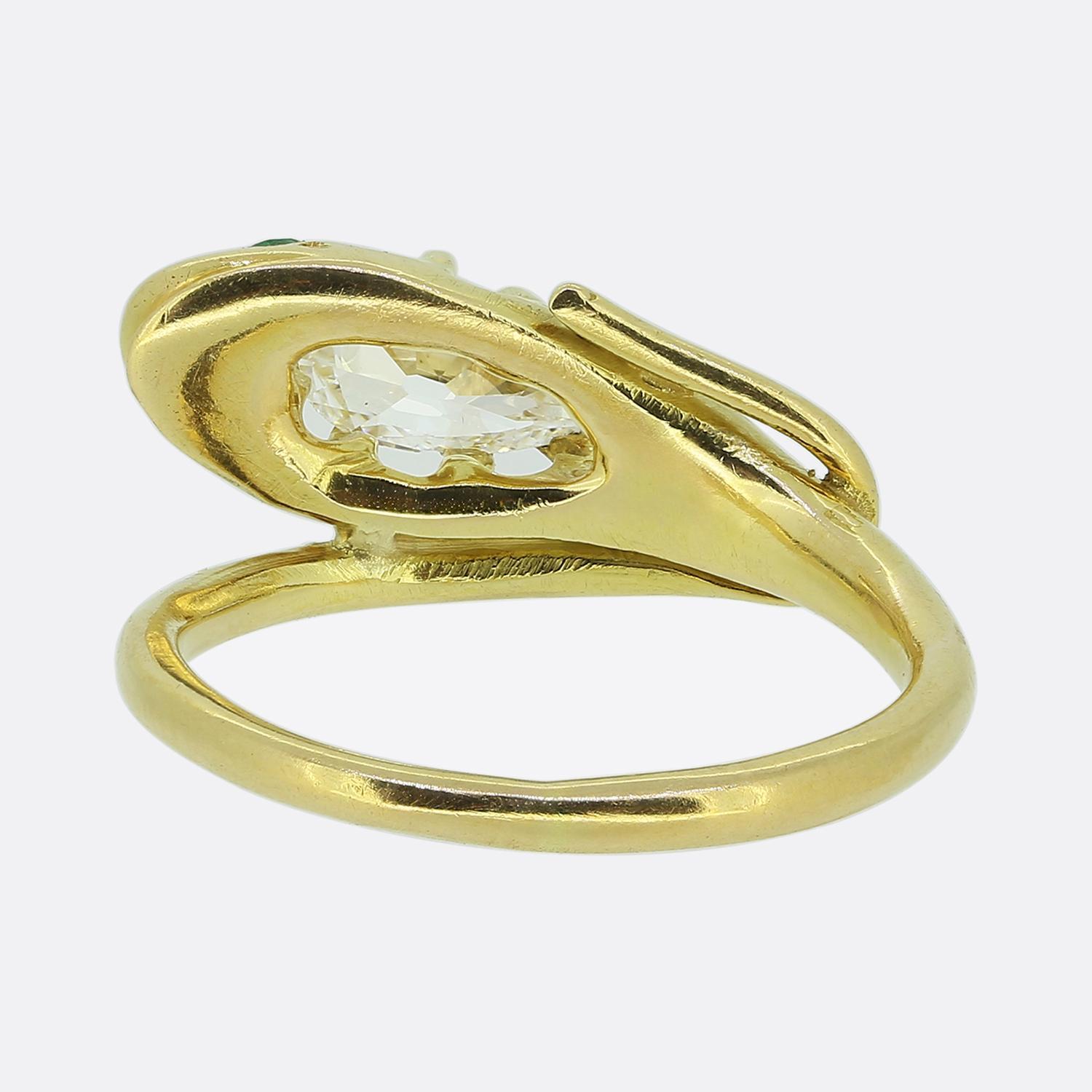 Antico anello a serpente con diamante e smeraldo da 0,60 carati In condizioni buone in vendita a London, GB