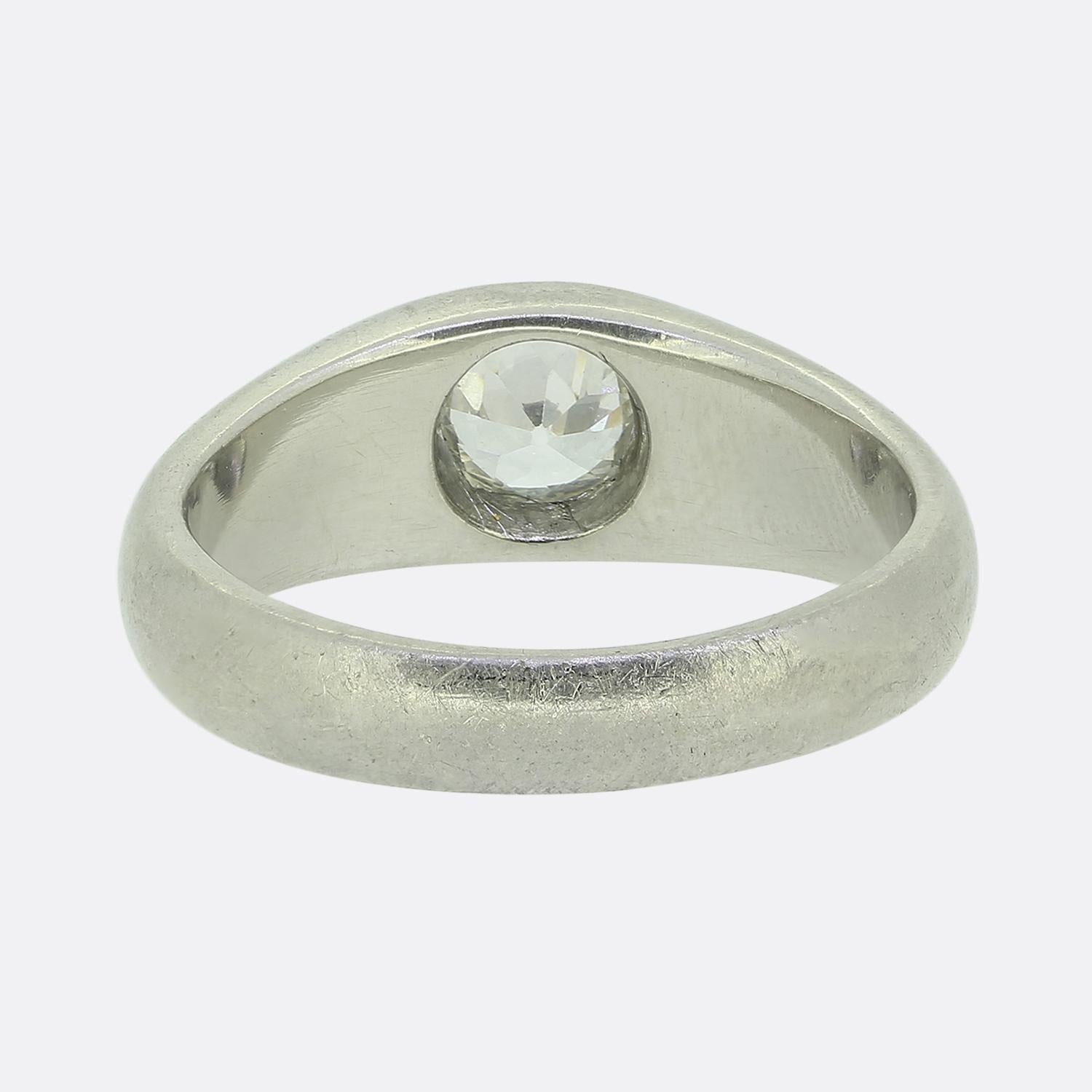 Antique 0.60 Carat Old Cut Diamond Gypsy Ring In Good Condition For Sale In London, GB
