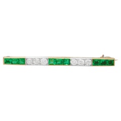 Antique 0.60 Ct Diamond and 1.05 Ct Emerald, 15 Ct Yellow Gold Brooch