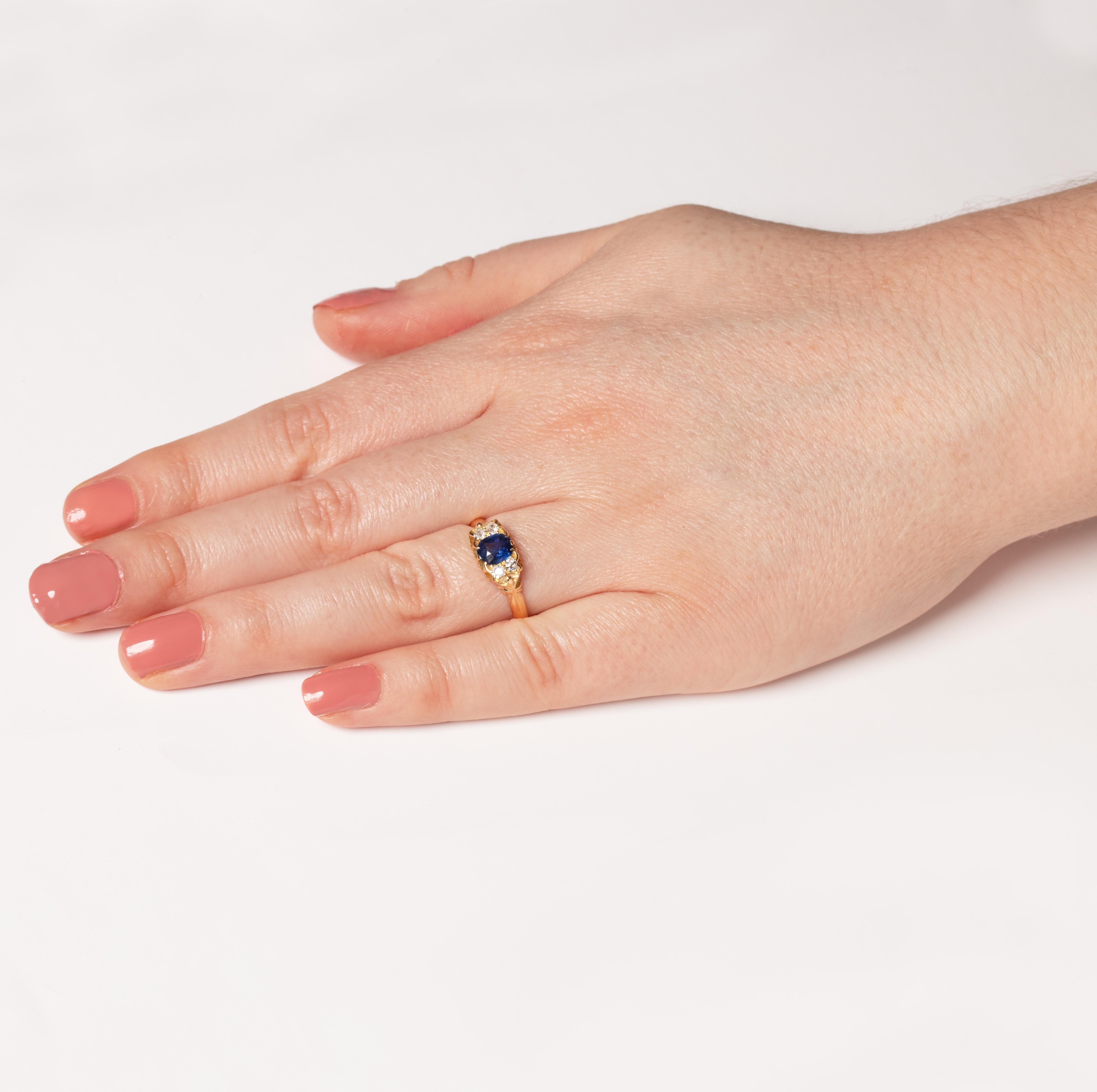 Antique 0.60ct Sapphire and Diamond Ring, hallmarked 1902 In Good Condition For Sale In London, GB