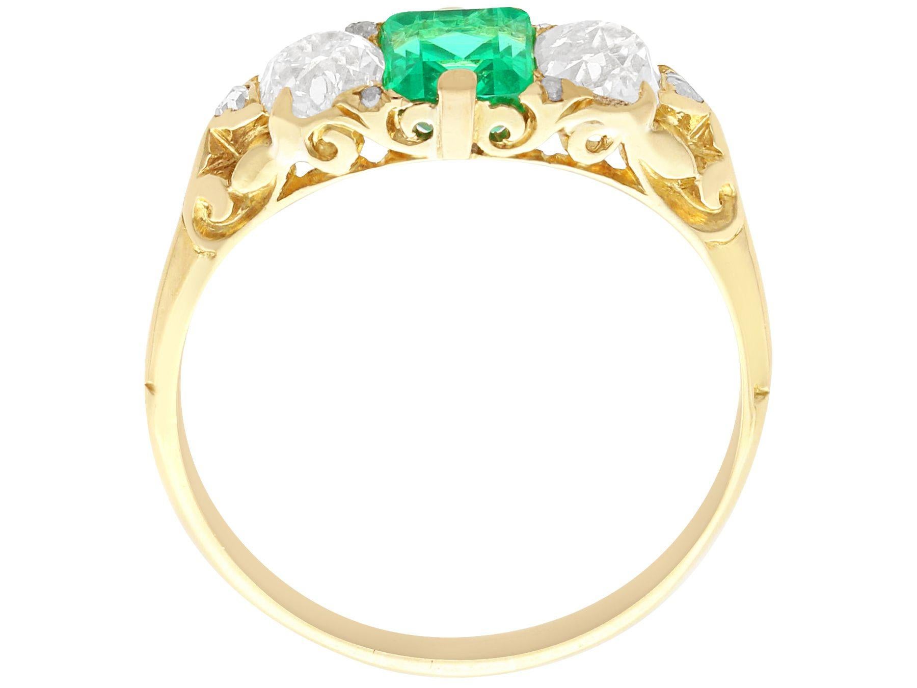Women's or Men's Antique 0.64ct Emerald 0.79ct Diamond 18k Yellow Gold Trilogy Ring, circa 1920 For Sale