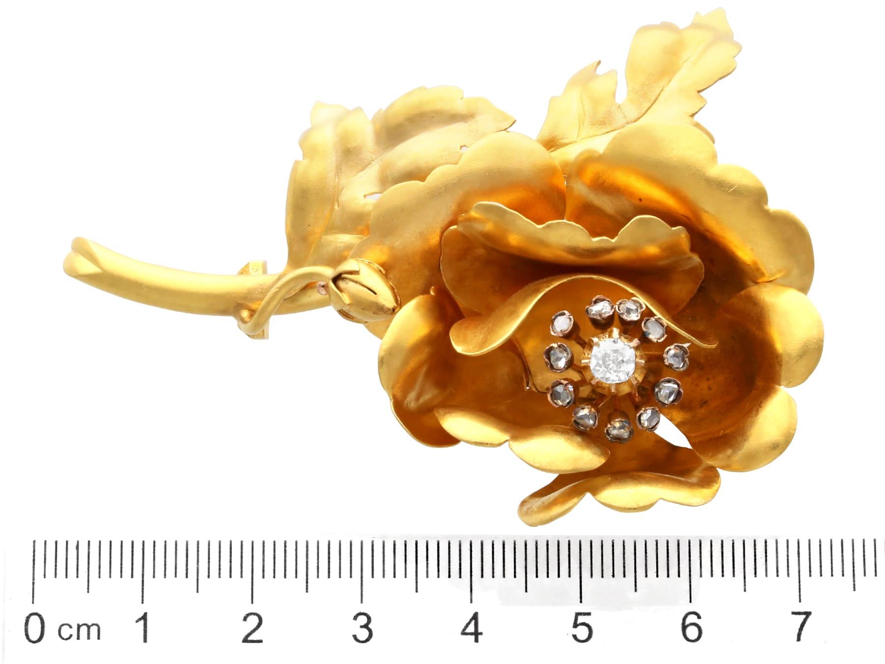 Antique 0.65 Carat Diamond and 22k Yellow Gold Floral Brooch Circa 1880 For Sale 5