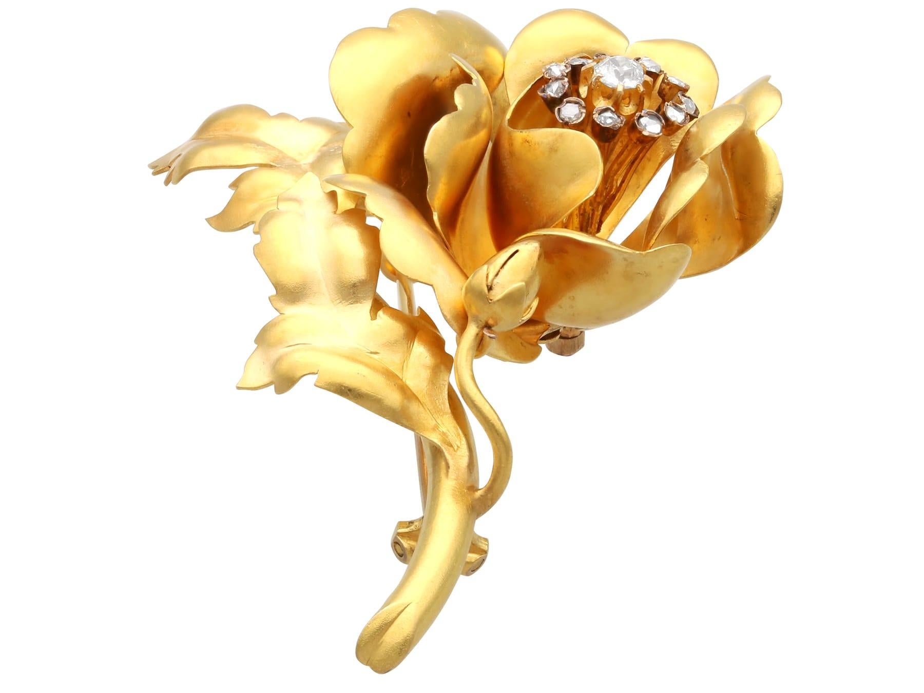 Women's or Men's Antique 0.65 Carat Diamond and 22k Yellow Gold Floral Brooch Circa 1880 For Sale