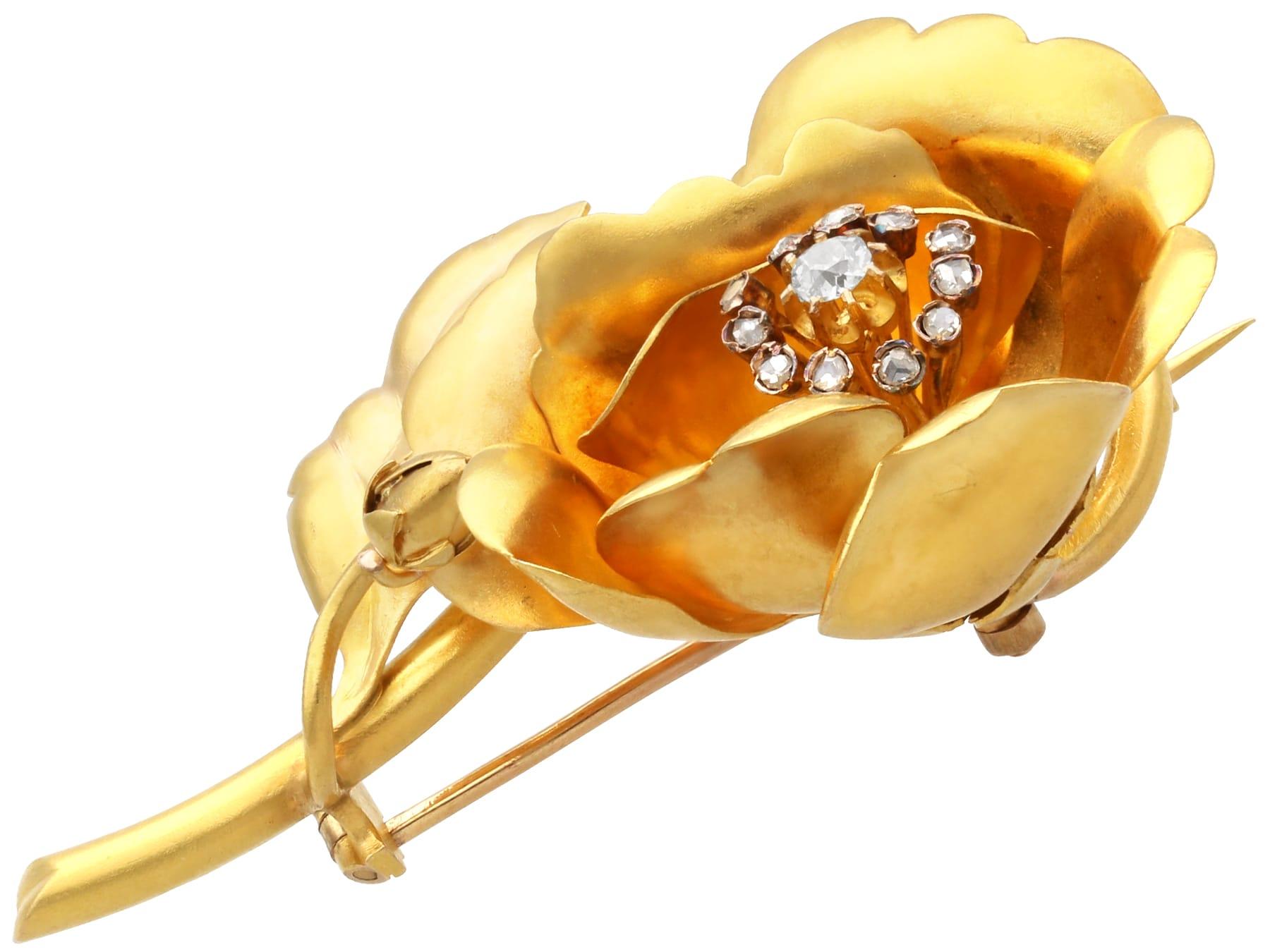 Antique 0.65 Carat Diamond and 22k Yellow Gold Floral Brooch Circa 1880 For Sale 1