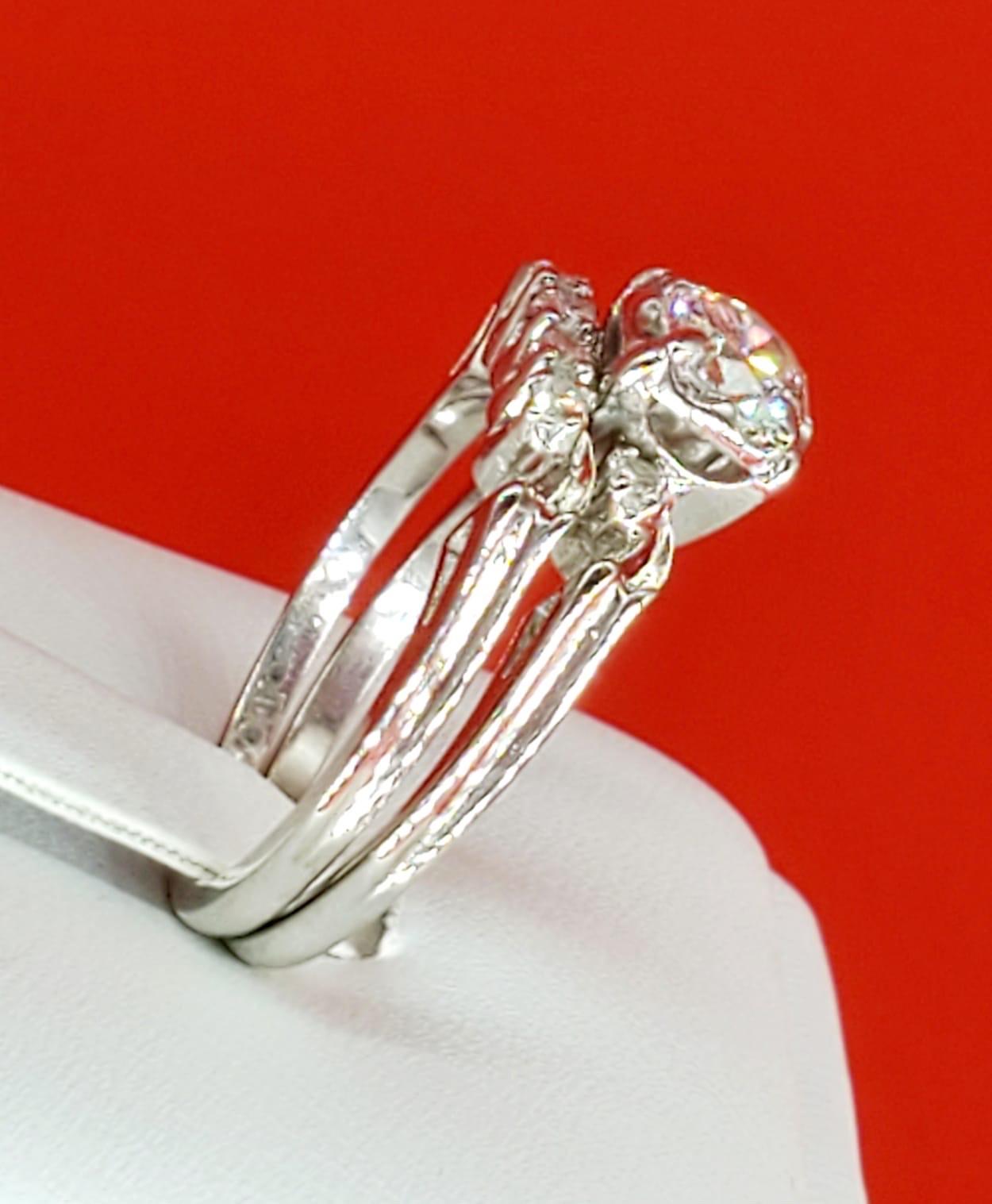 Antique 0.70 Carat Diamonds 2-Piece Wavy Engagement Ring 14 Karat White Gold In Excellent Condition For Sale In Miami, FL