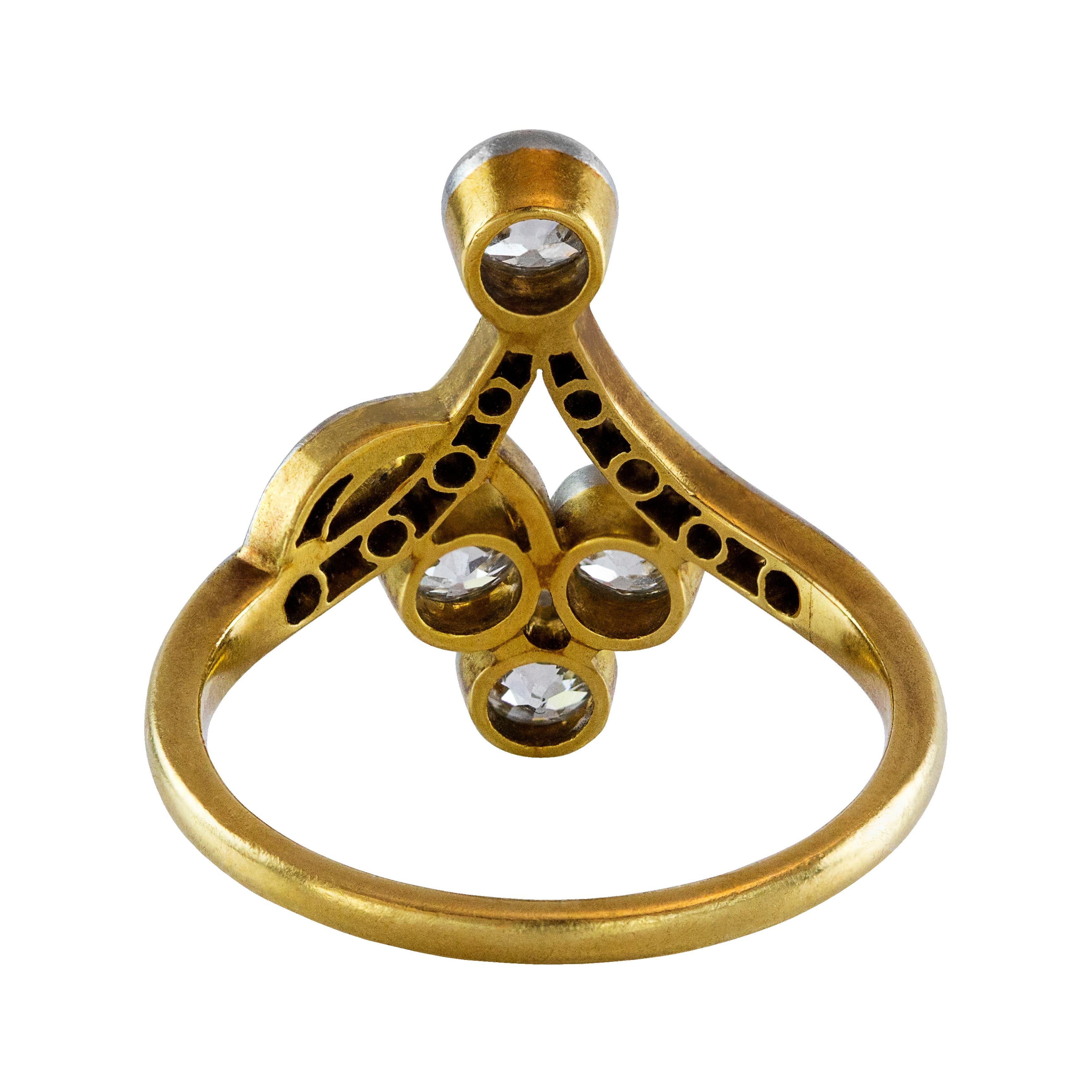 Antiguo Anillo de Oro Amarillo con Diamantes de Corte Europeo Antiguo de 0,78 Quilates Totales en Excelente estado para la venta en New York, NY