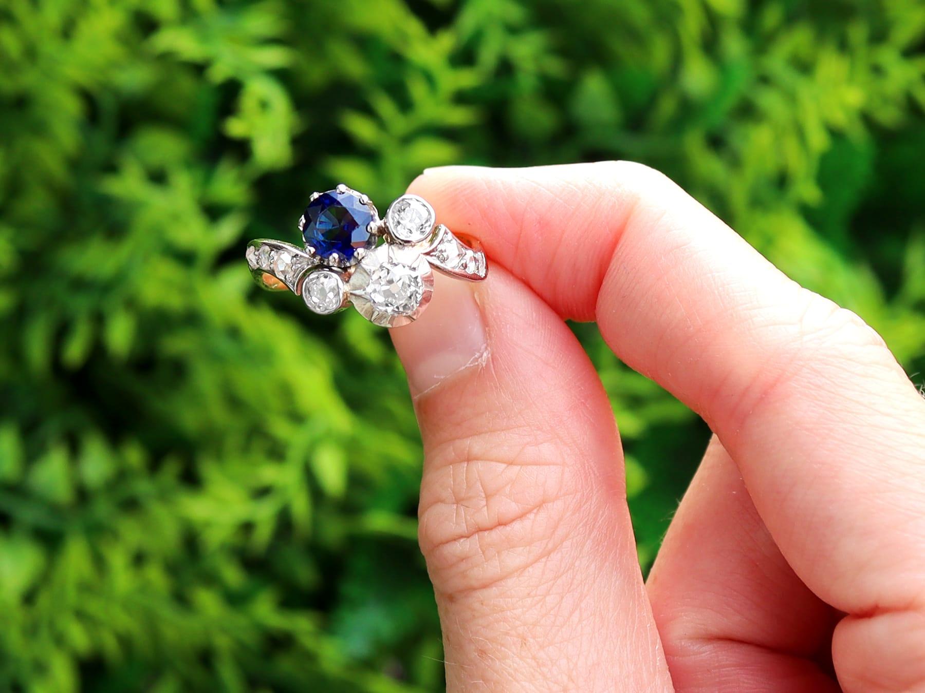 Eine atemberaubende, feine und beeindruckende antiken viktorianischen 0,80 Karat Saphir und 1,23 Karat Diamant, 18 Karat Gelbgold, Silber-Set Twist Ring; Teil unserer antiken Schmuck und Estate Jewelry Collections. 

Dieser atemberaubende antike