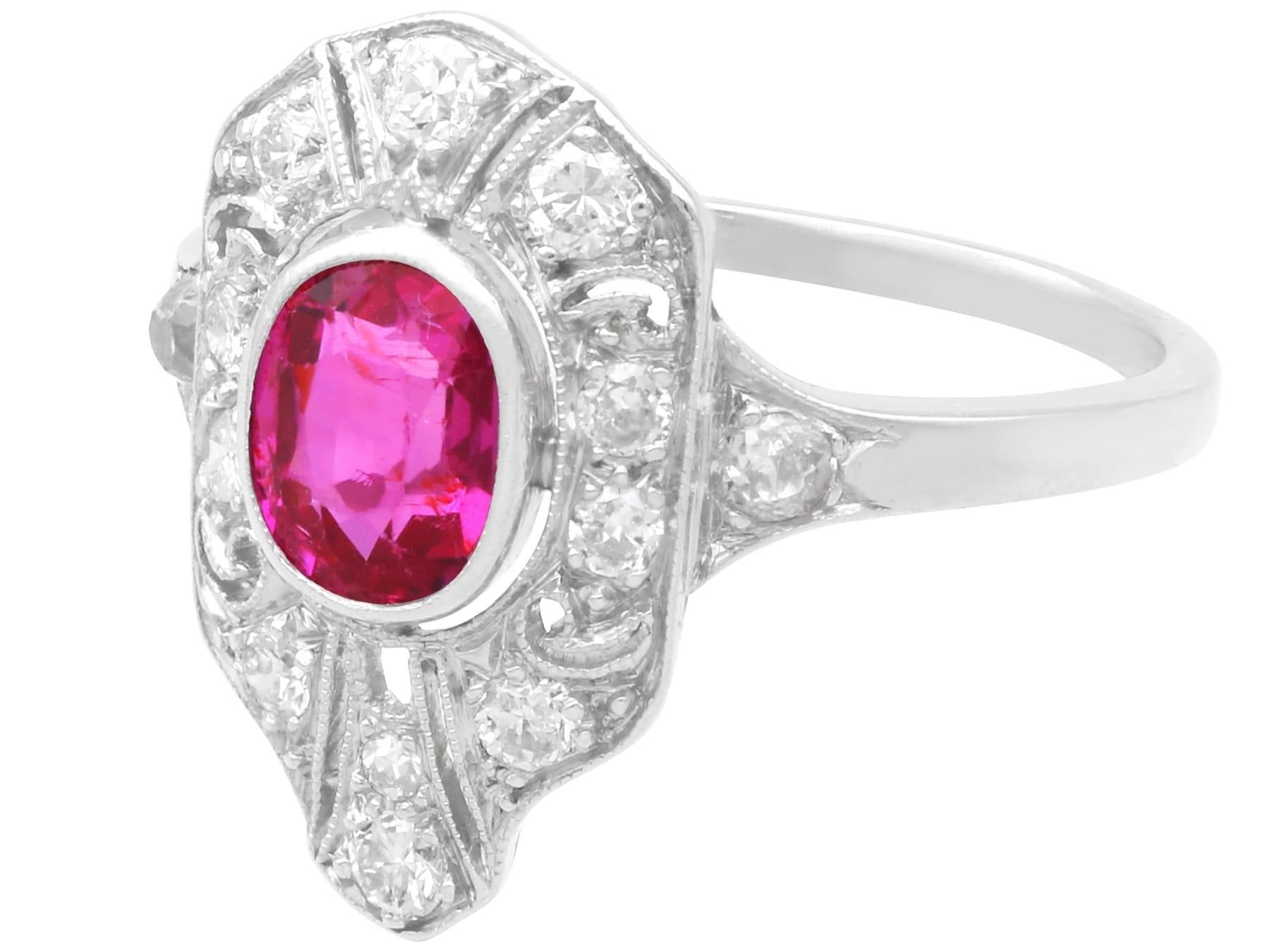 Bague ancienne en platine avec rubis de 0,84 carat et diamants de 0,40 carat, c. 1910 Excellent état - En vente à Jesmond, Newcastle Upon Tyne