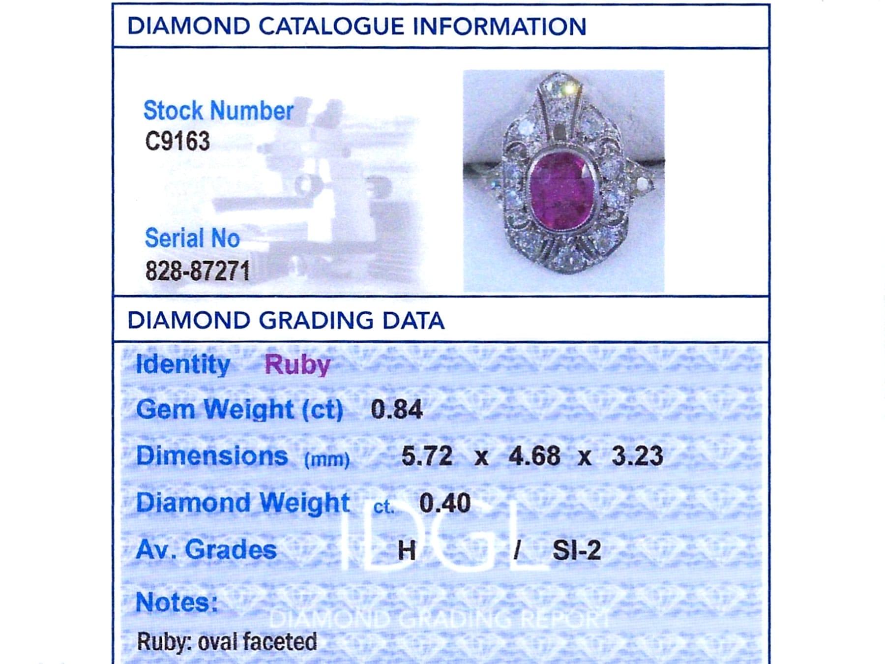 Bague ancienne en platine avec rubis de 0,84 carat et diamants de 0,40 carat, c. 1910 en vente 3