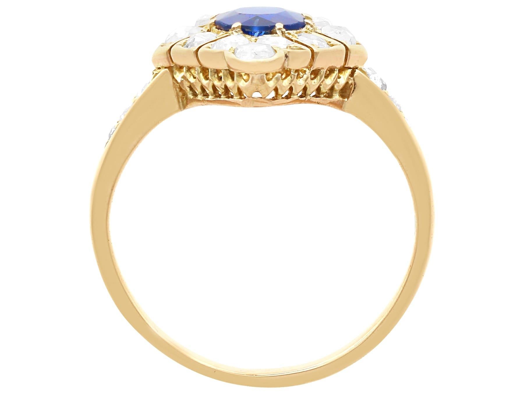 Bague marquise ancienne en or jaune 14 carats avec saphir 0,85 carat et diamants 0,62 carat  Unisexe en vente