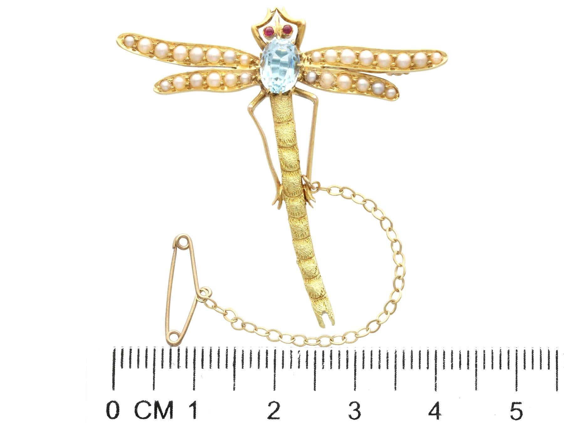 Antique 0.87 Carat Aquamarine Ruby and Pearl Yellow Gold Dragonfly Brooch For Sale 2