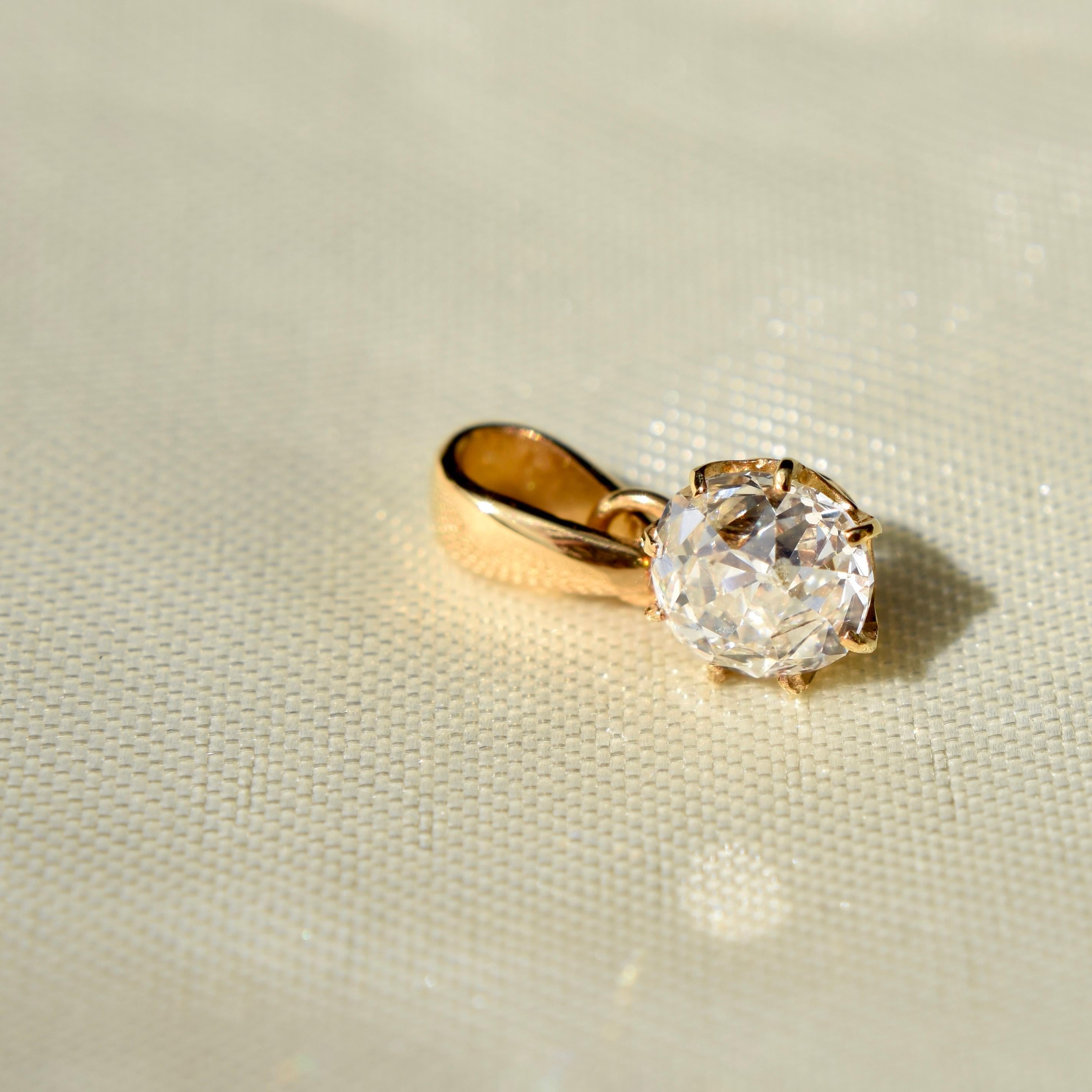 Women's Antique 0.87ct old mine cut diamond pendant, GIA certified  For Sale