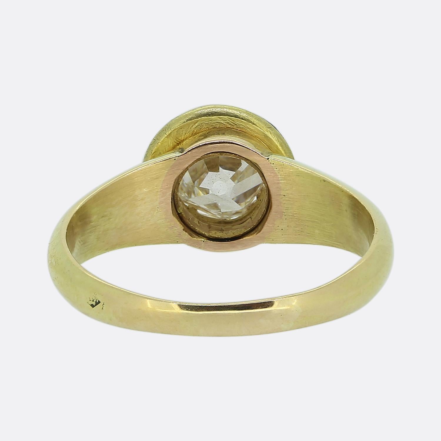Taille coussin antique Bague solitaire ancienne en émail et diamant de 0,90 carat en vente