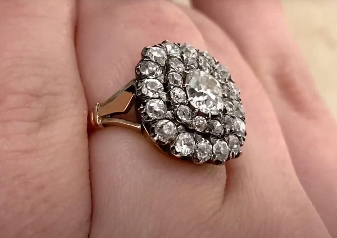 Antique 0.91ct Diamond Cluster Ring, VS1 Clarity, Silver & 18k Yellow Gold In Excellent Condition For Sale In New York, NY
