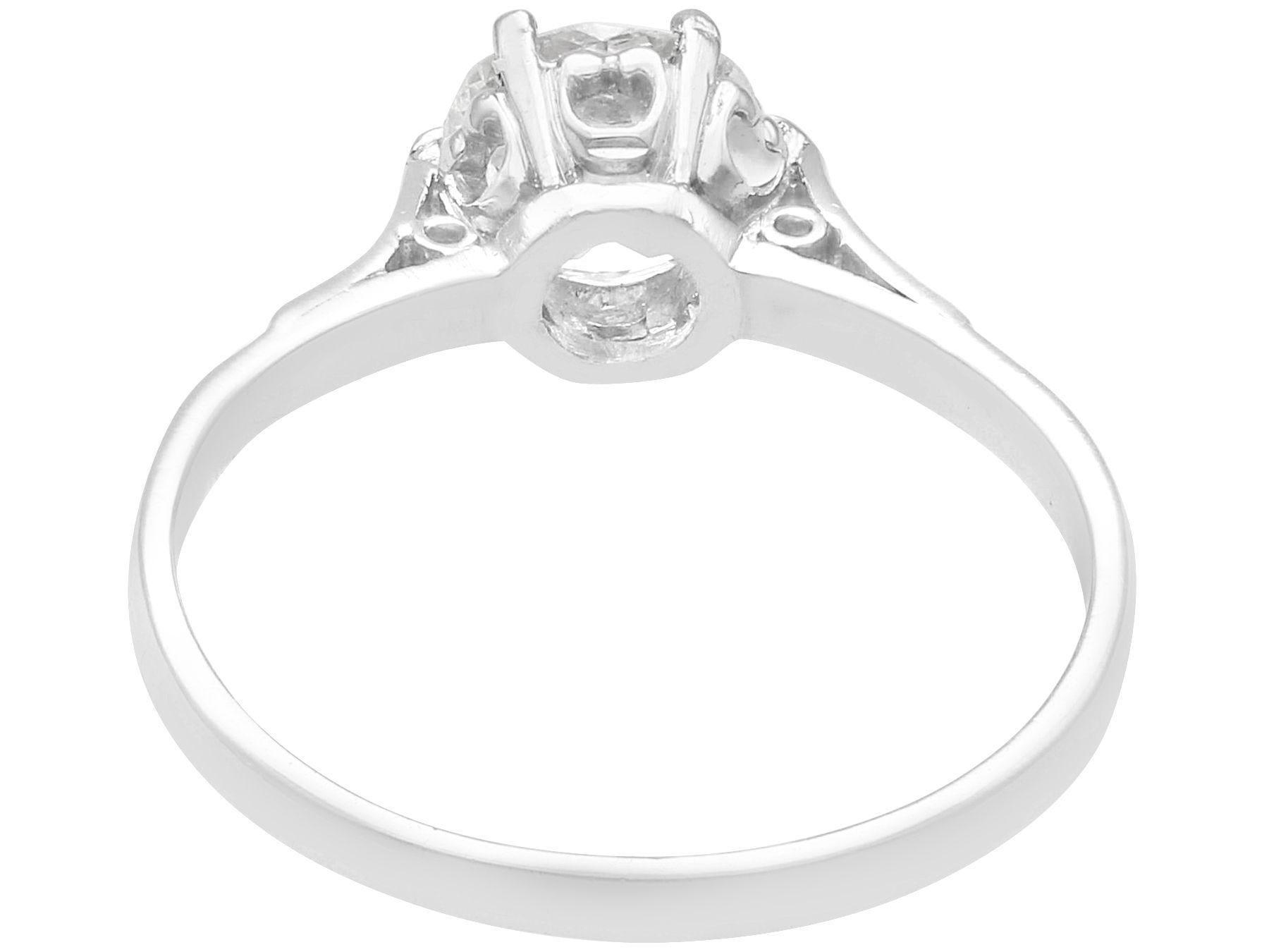 Women's or Men's Antique Diamond and Platinum Solitaire Engagement Ring, circa 1920 For Sale