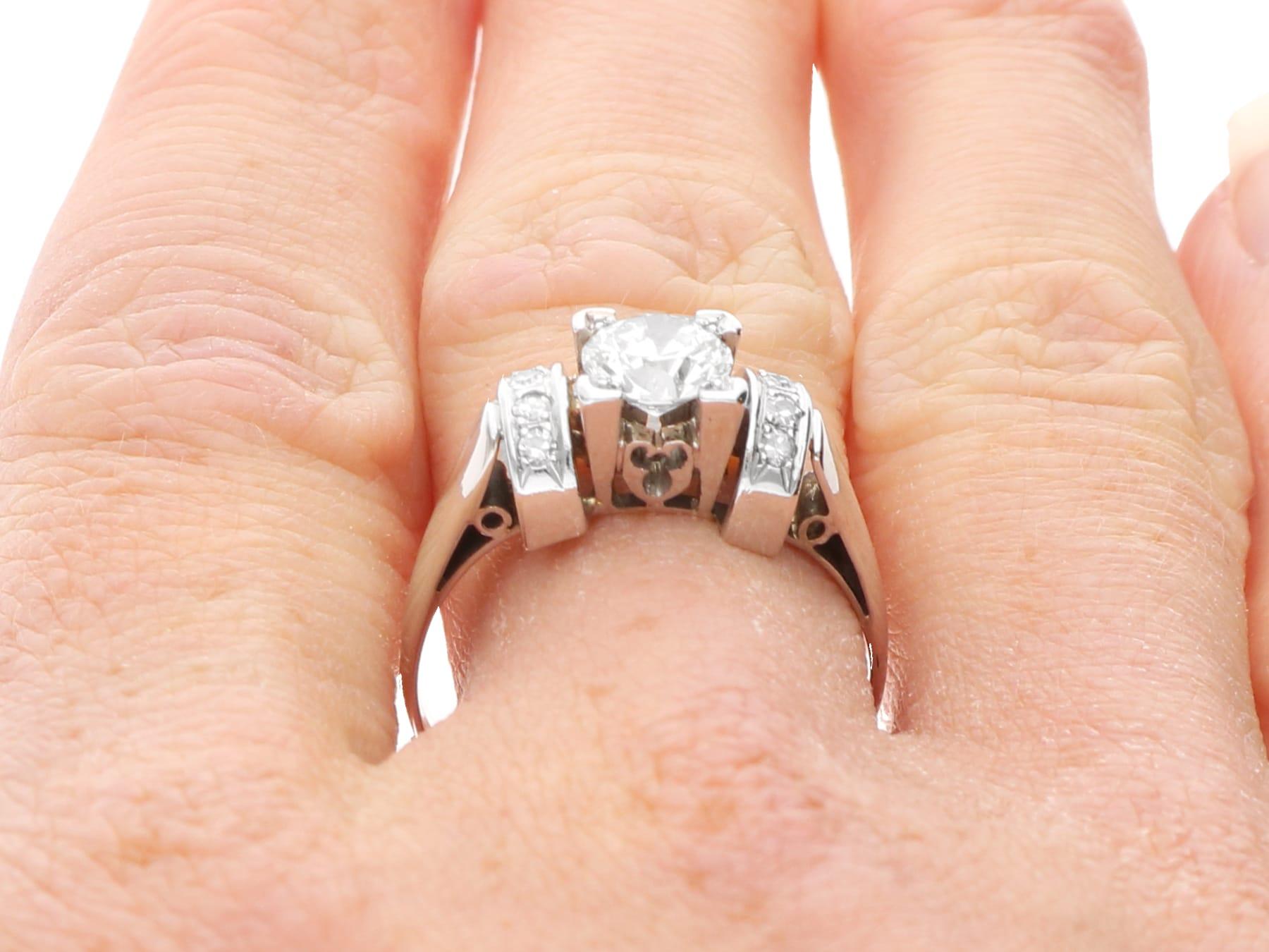 Bague de fiançailles de style solitaire en or blanc 18 carats et diamant 0,95 carat, c. 1925 en vente 5
