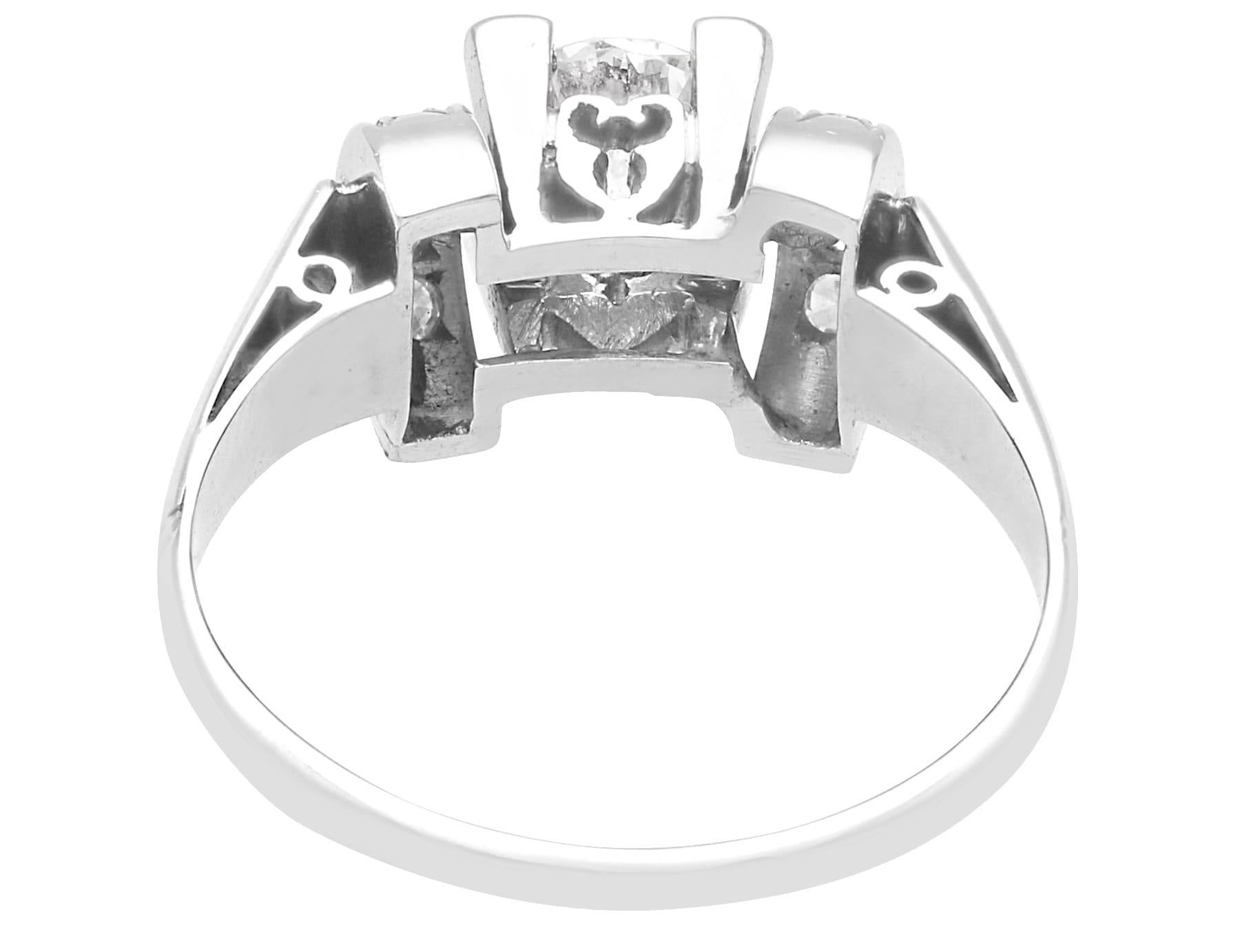 Bague de fiançailles de style solitaire en or blanc 18 carats et diamant 0,95 carat, c. 1925 en vente 1