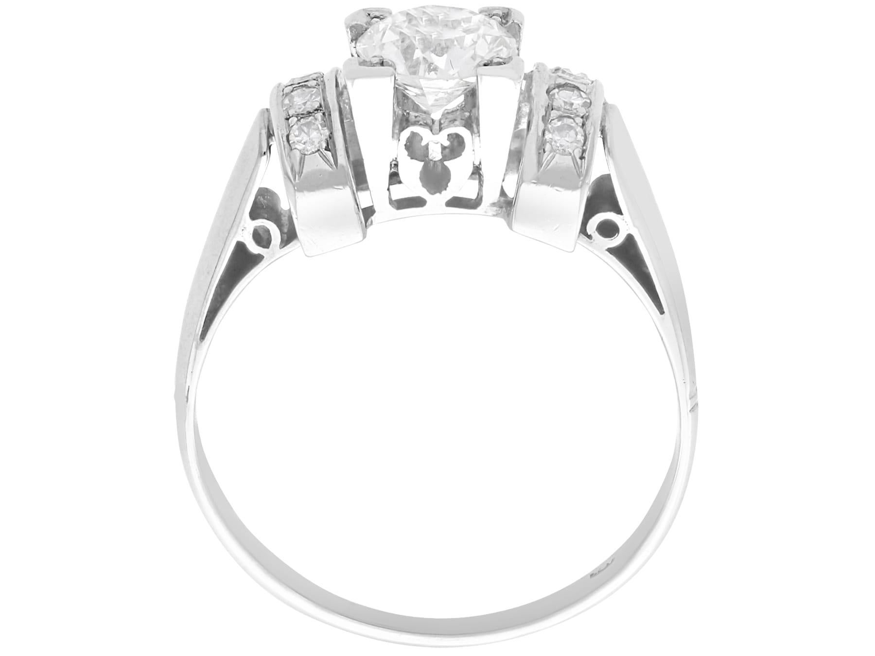 Bague de fiançailles de style solitaire en or blanc 18 carats et diamant 0,95 carat, c. 1925 en vente 2