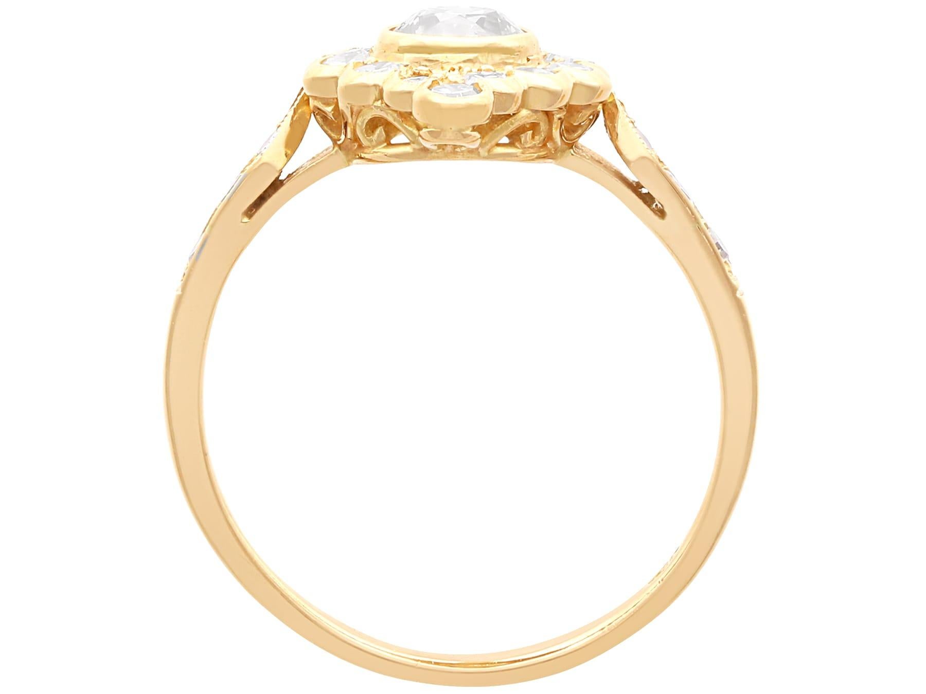 Women's or Men's Antique 0.98Ct Diamond and 18k Yellow Gold Ring Circa 1900 For Sale